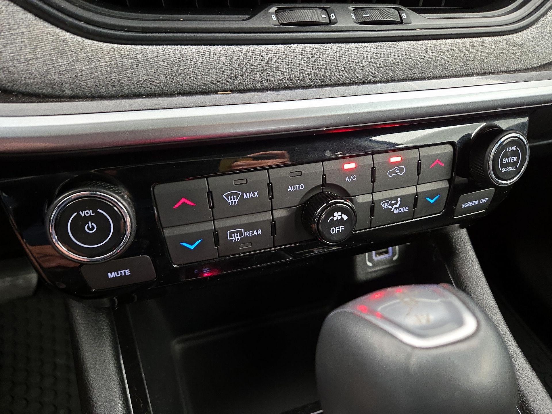 Thumbnail: 2022 Jeep Compass - 16