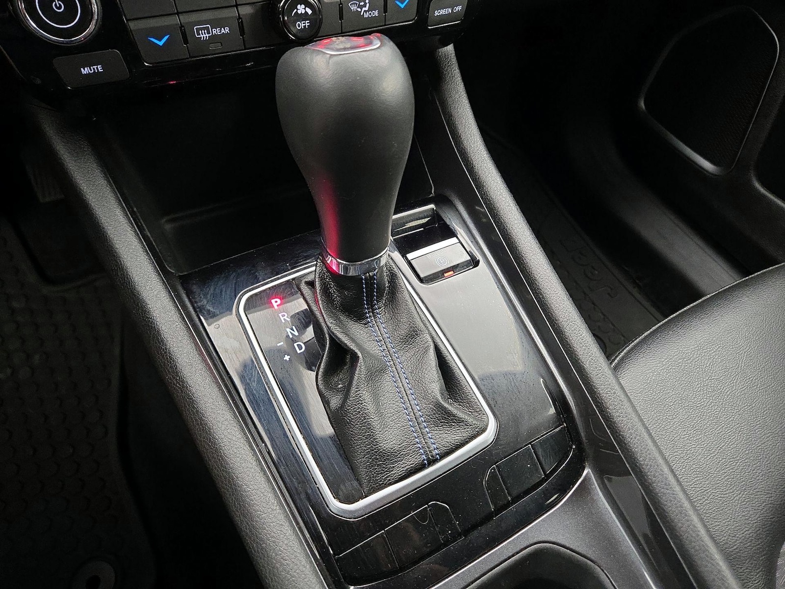 2022 Jeep Compass Latitude - Photo 18