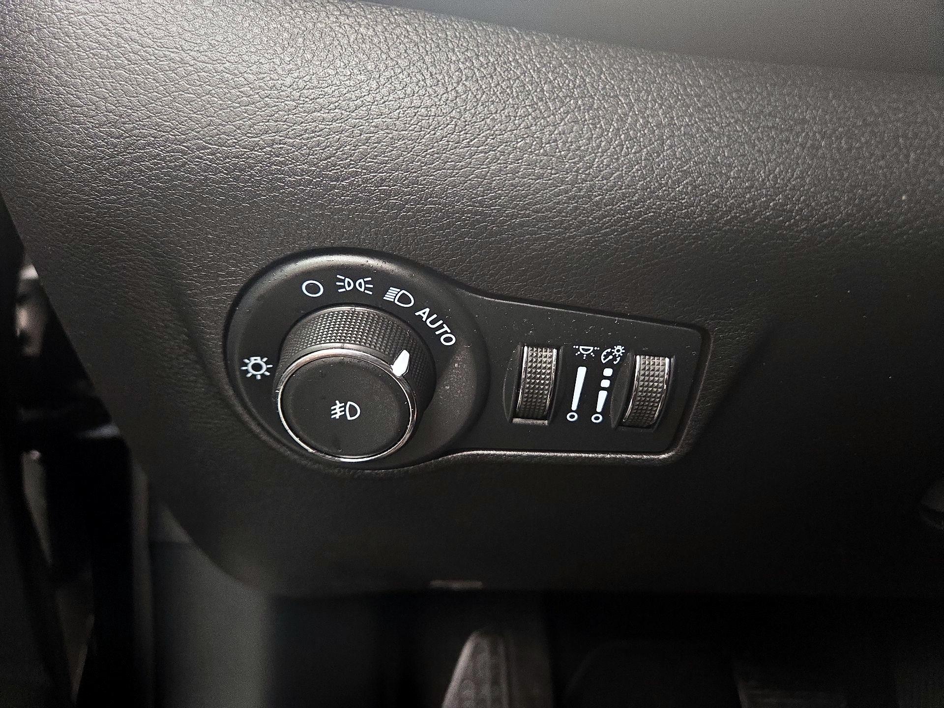 Thumbnail: 2022 Jeep Compass - 13