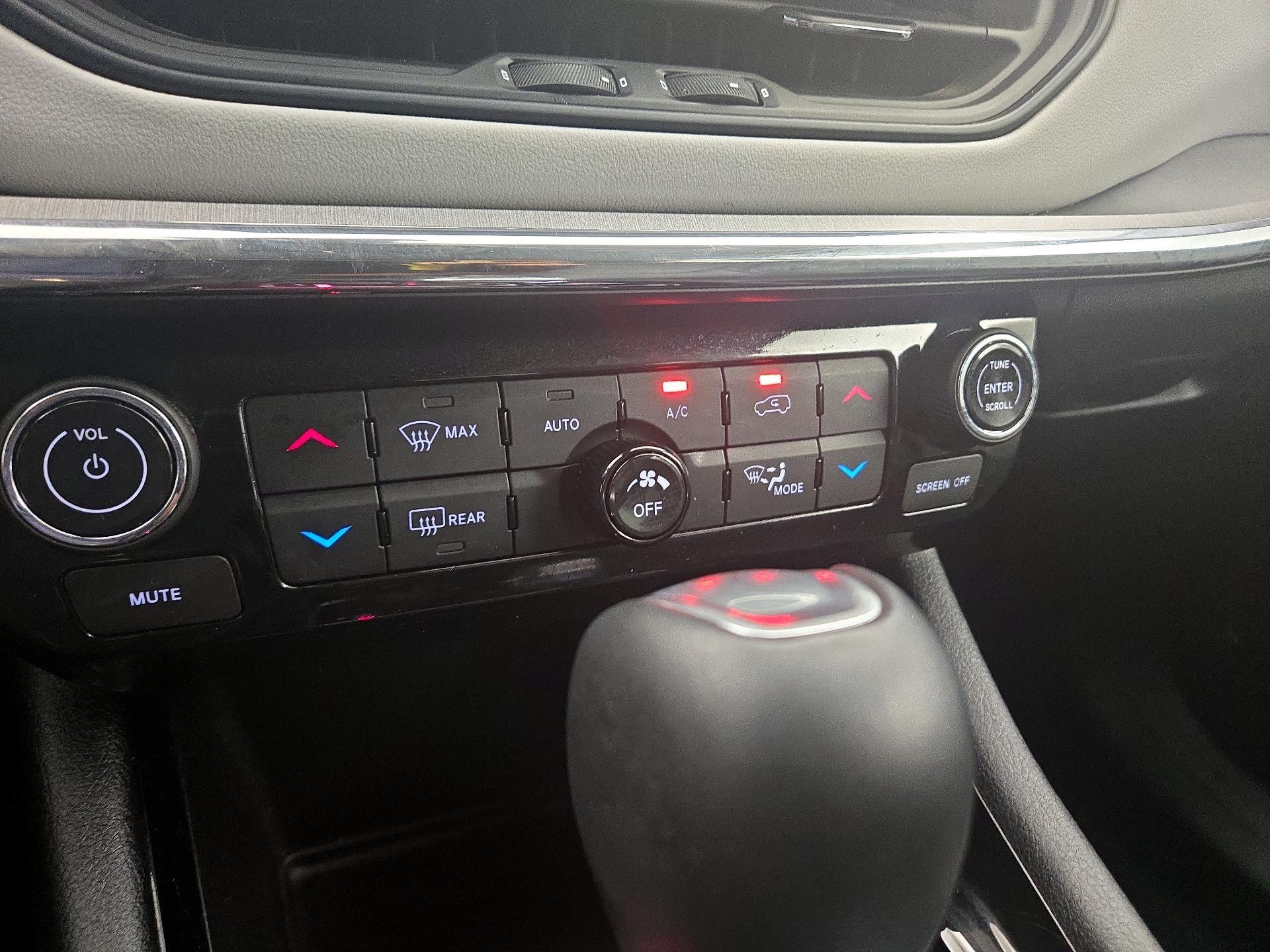 Thumbnail: 2022 Jeep Compass - 16