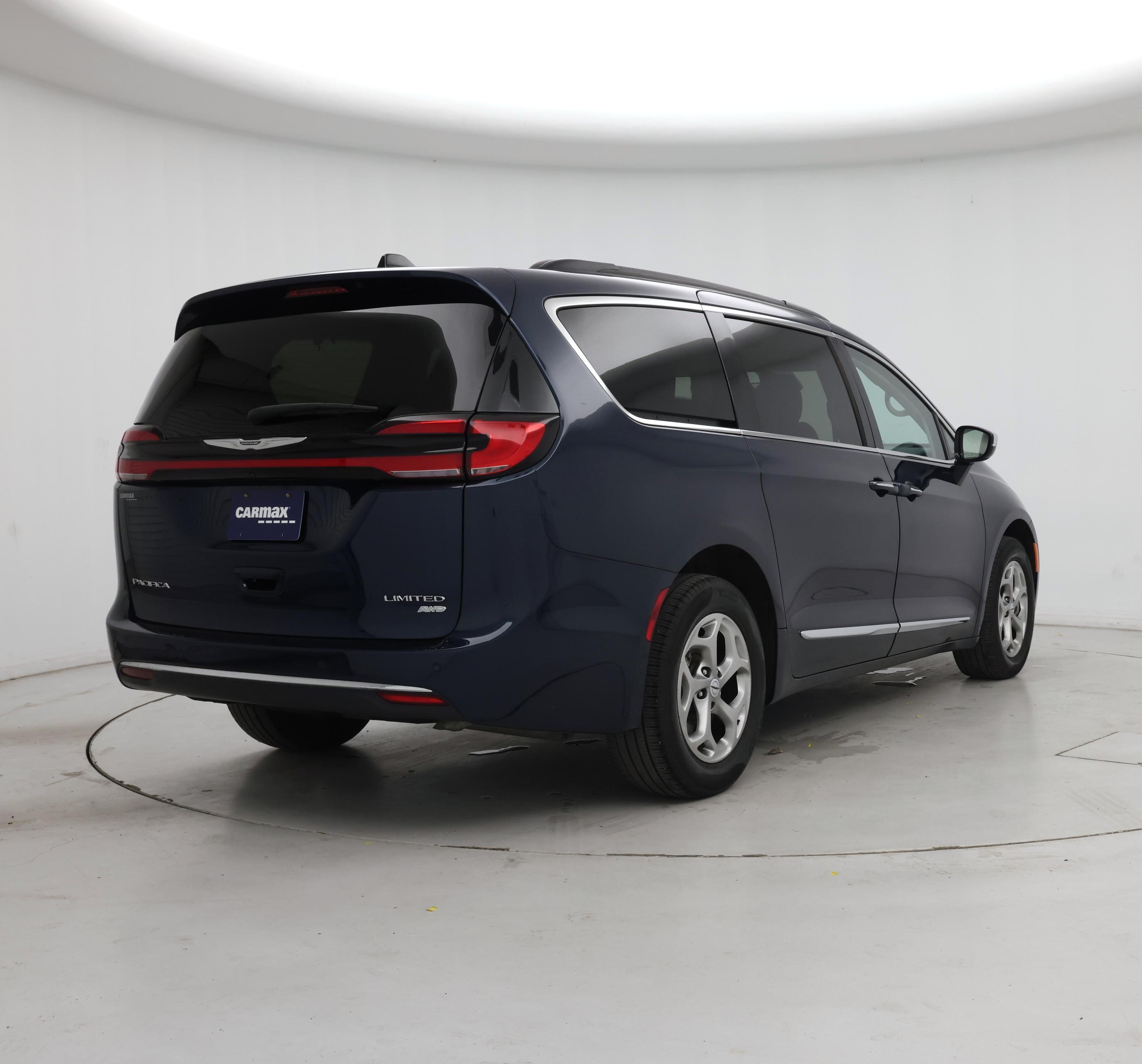Thumbnail: 2023 Chrysler Pacifica - 8