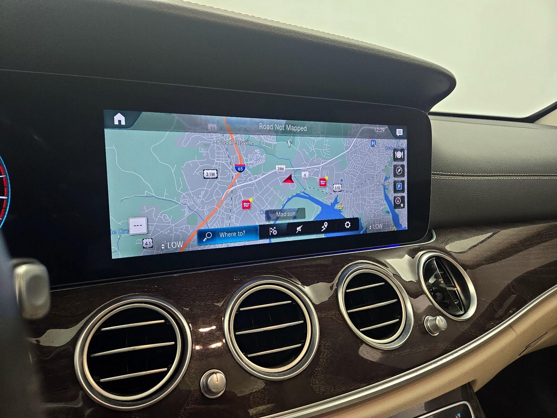 Thumbnail: 2022 Mercedes-Benz E-Class - 14