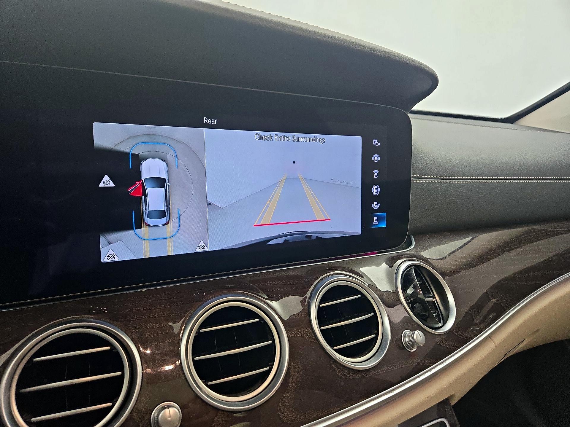 Thumbnail: 2022 Mercedes-Benz E-Class - 15