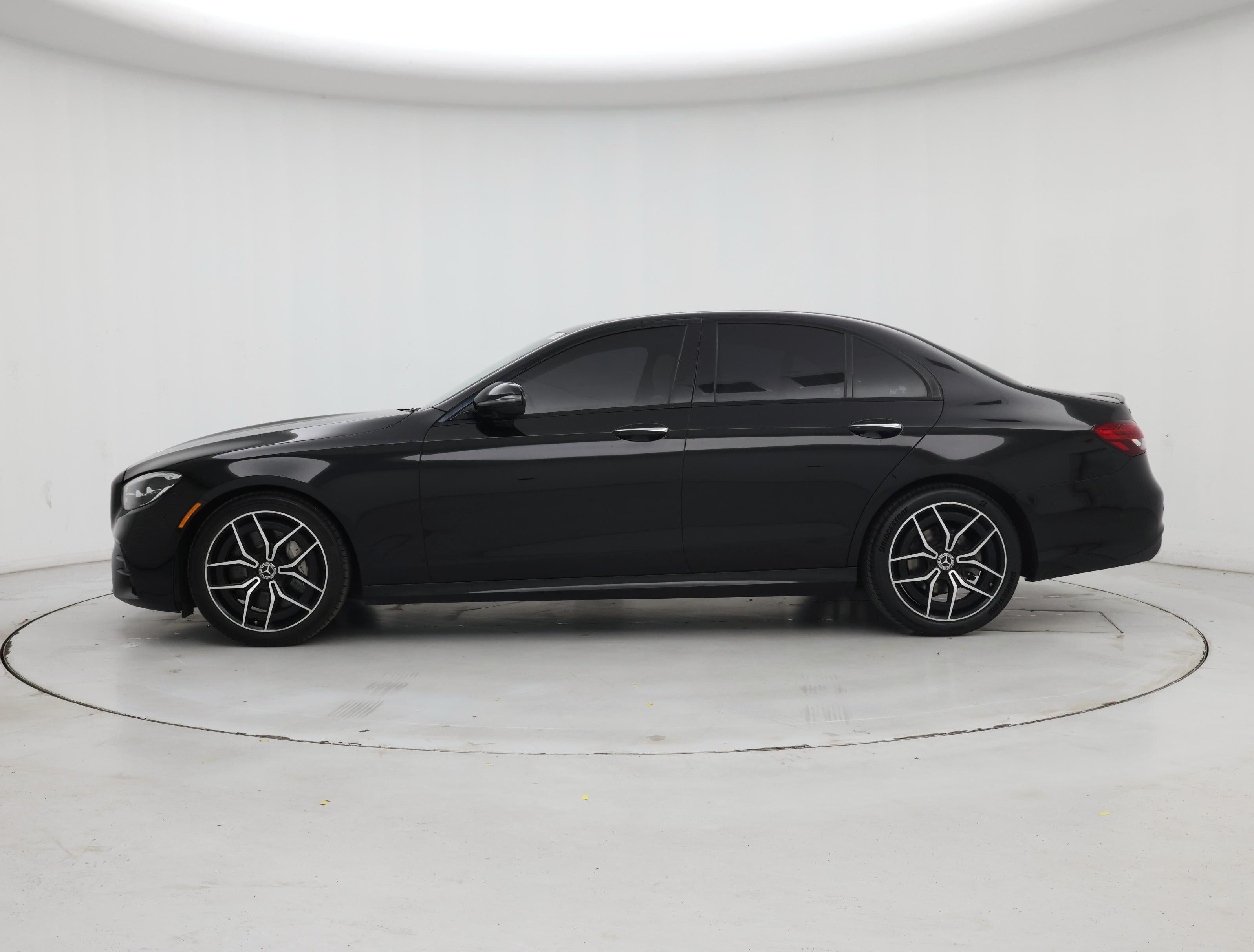 Thumbnail: 2022 Mercedes-Benz E-Class - 3