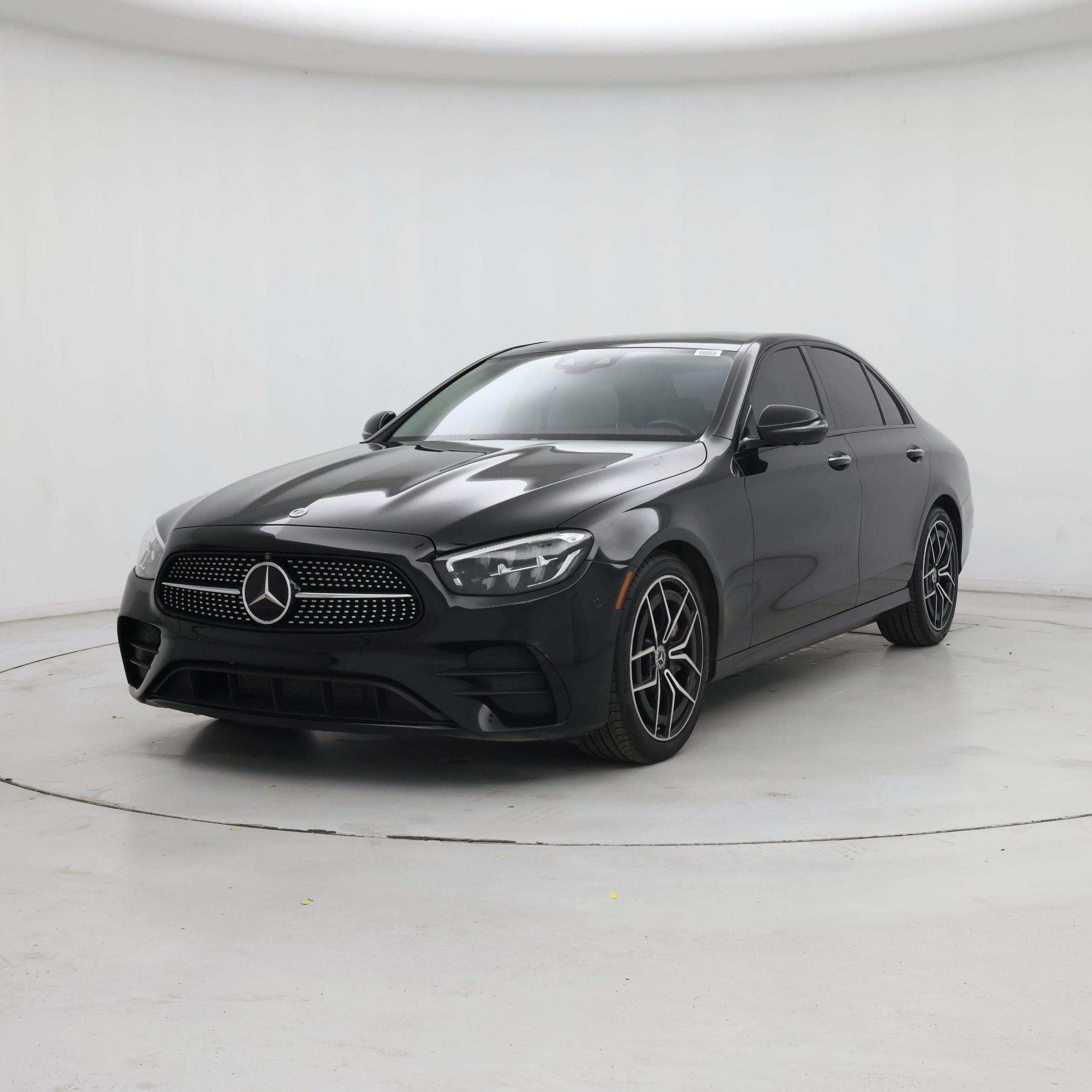 Thumbnail: 2022 Mercedes-Benz E-Class - 4