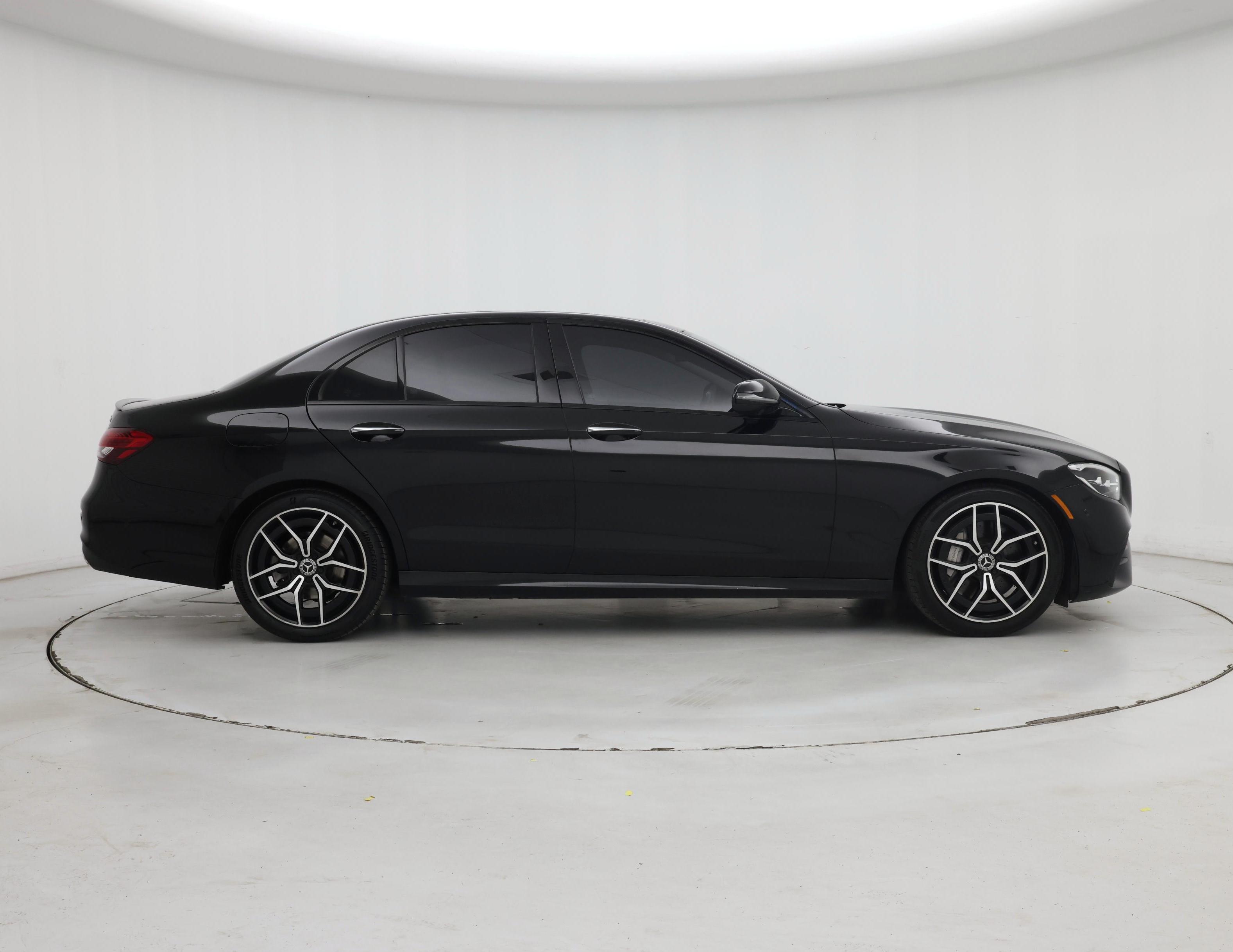 Thumbnail: 2022 Mercedes-Benz E-Class - 7