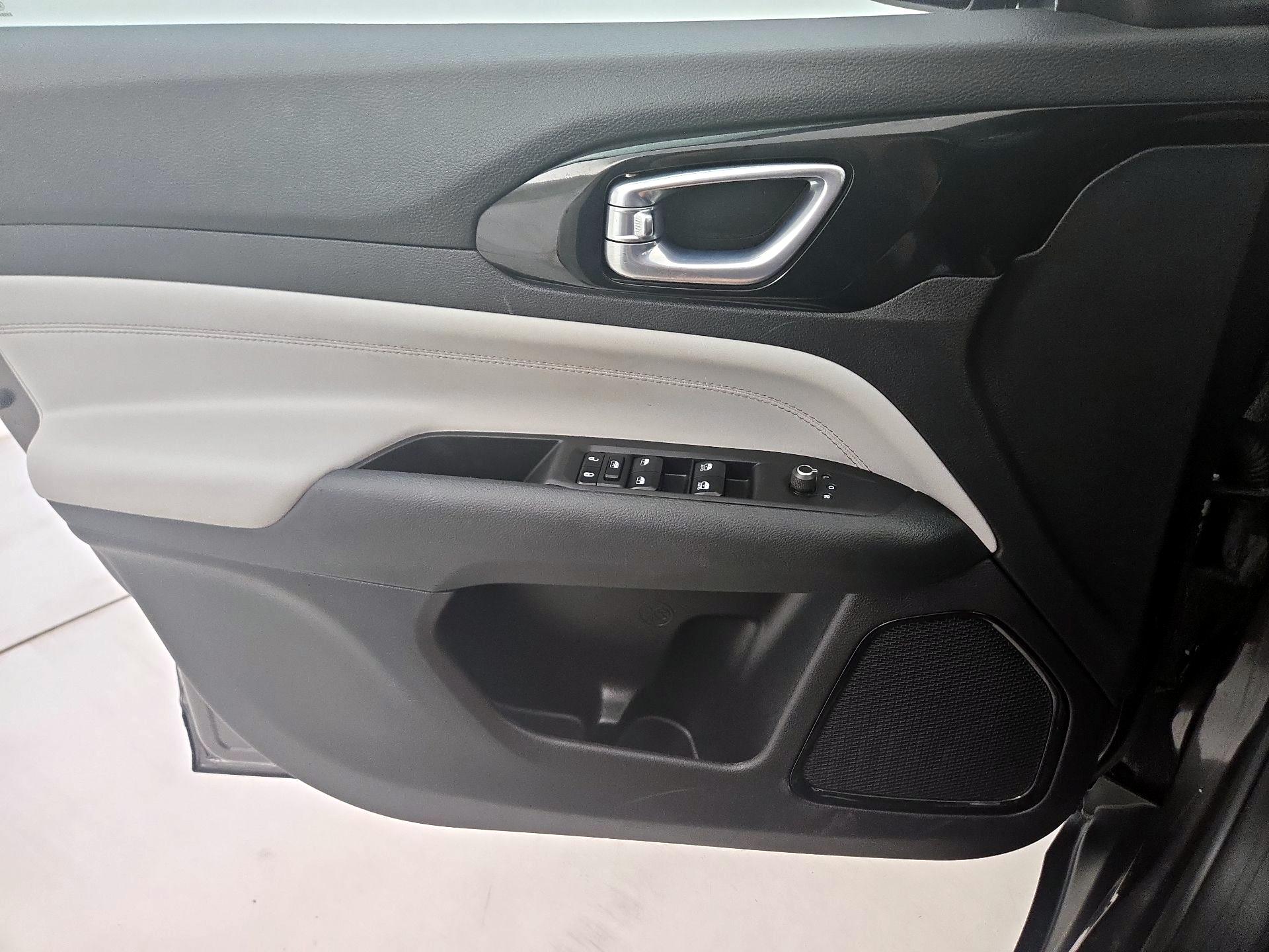 Thumbnail: 2022 Jeep Compass - 12
