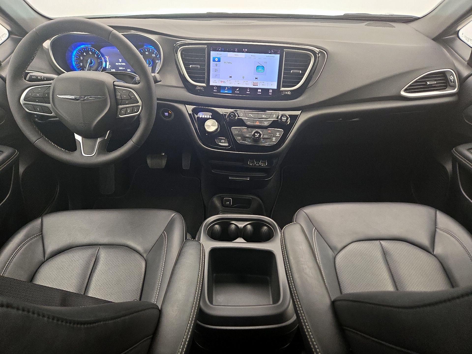 Thumbnail: 2025 Chrysler Pacifica - 9