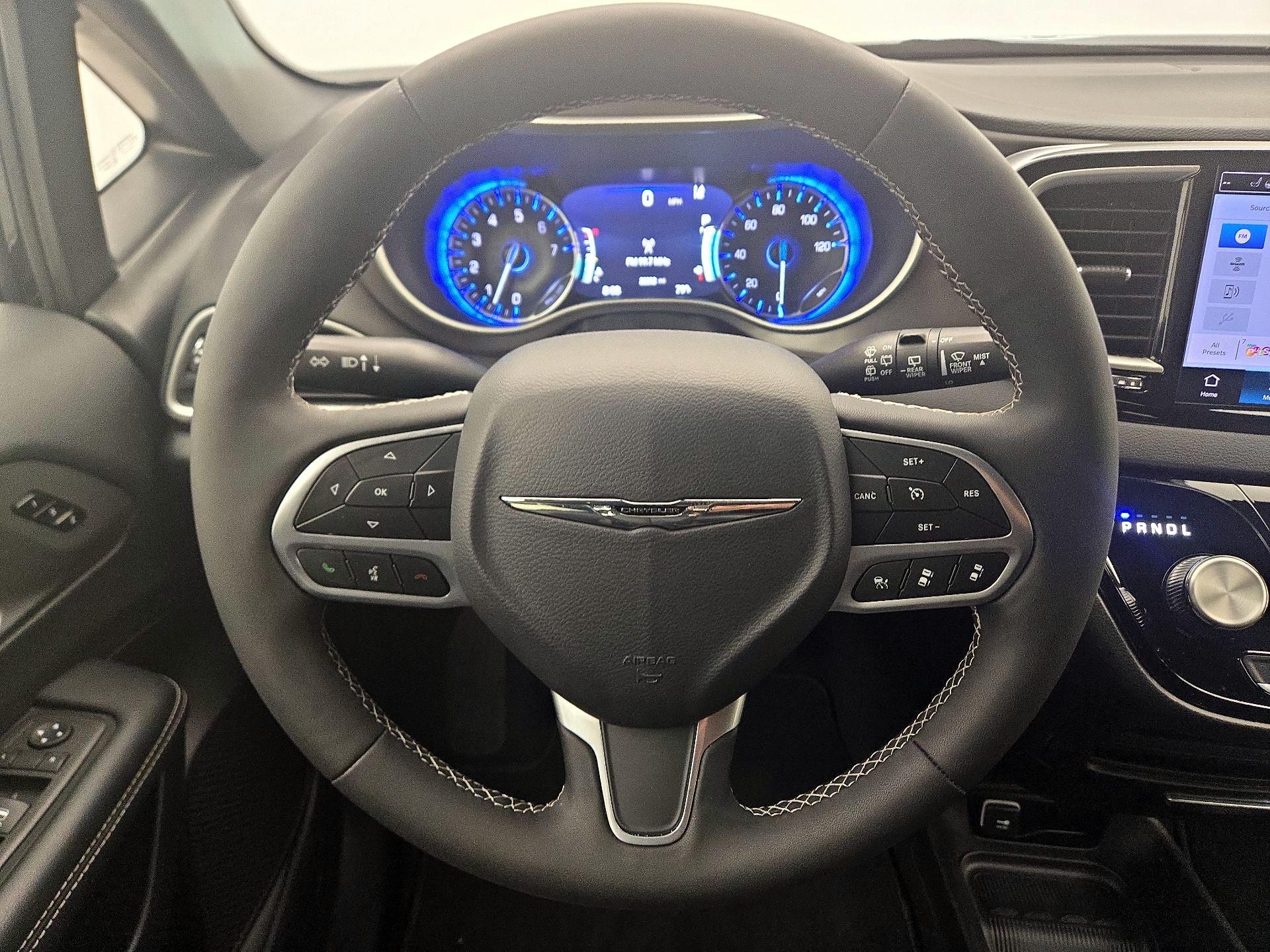 Thumbnail: 2025 Chrysler Pacifica - 10