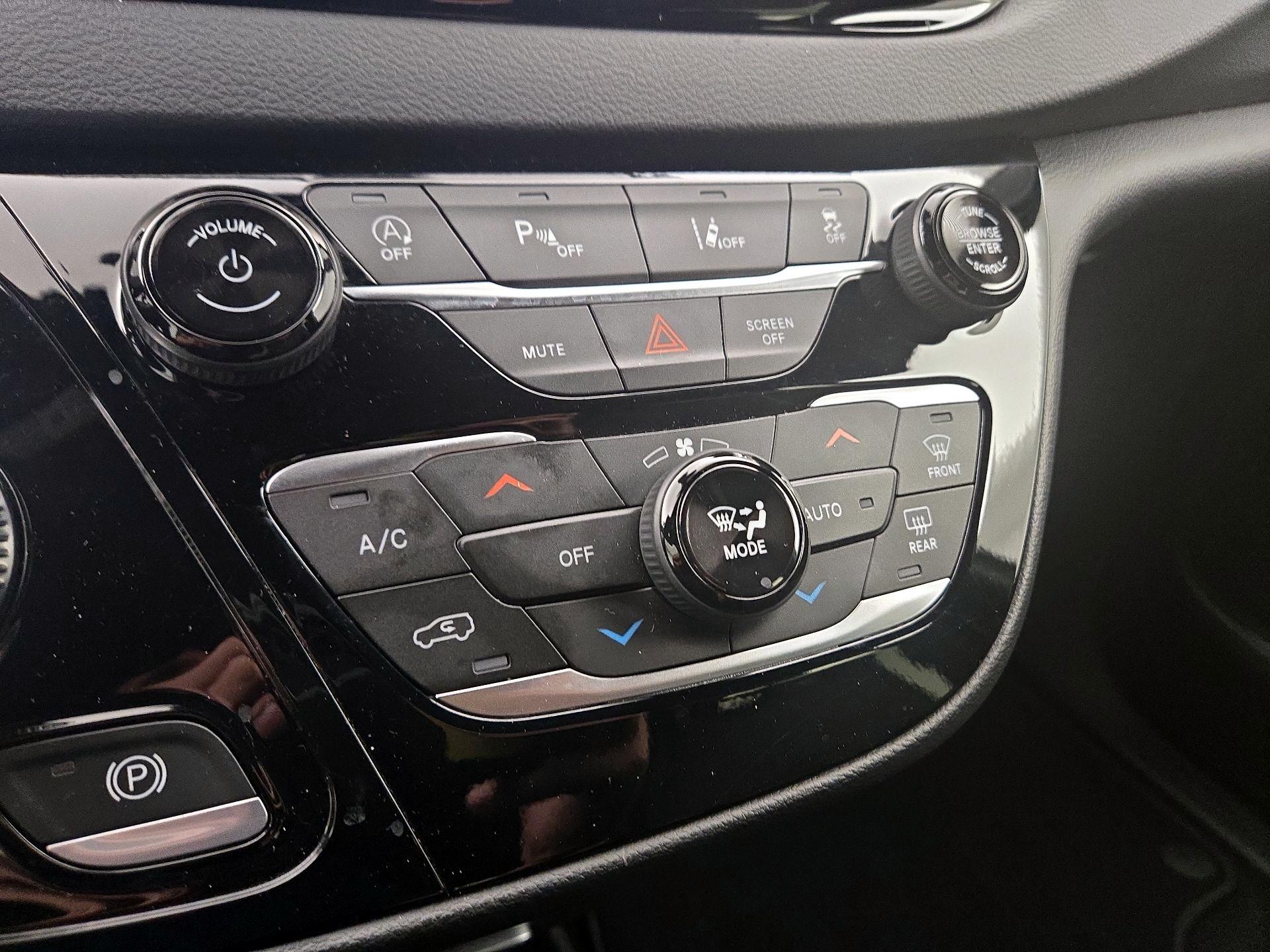 Thumbnail: 2025 Chrysler Pacifica - 16