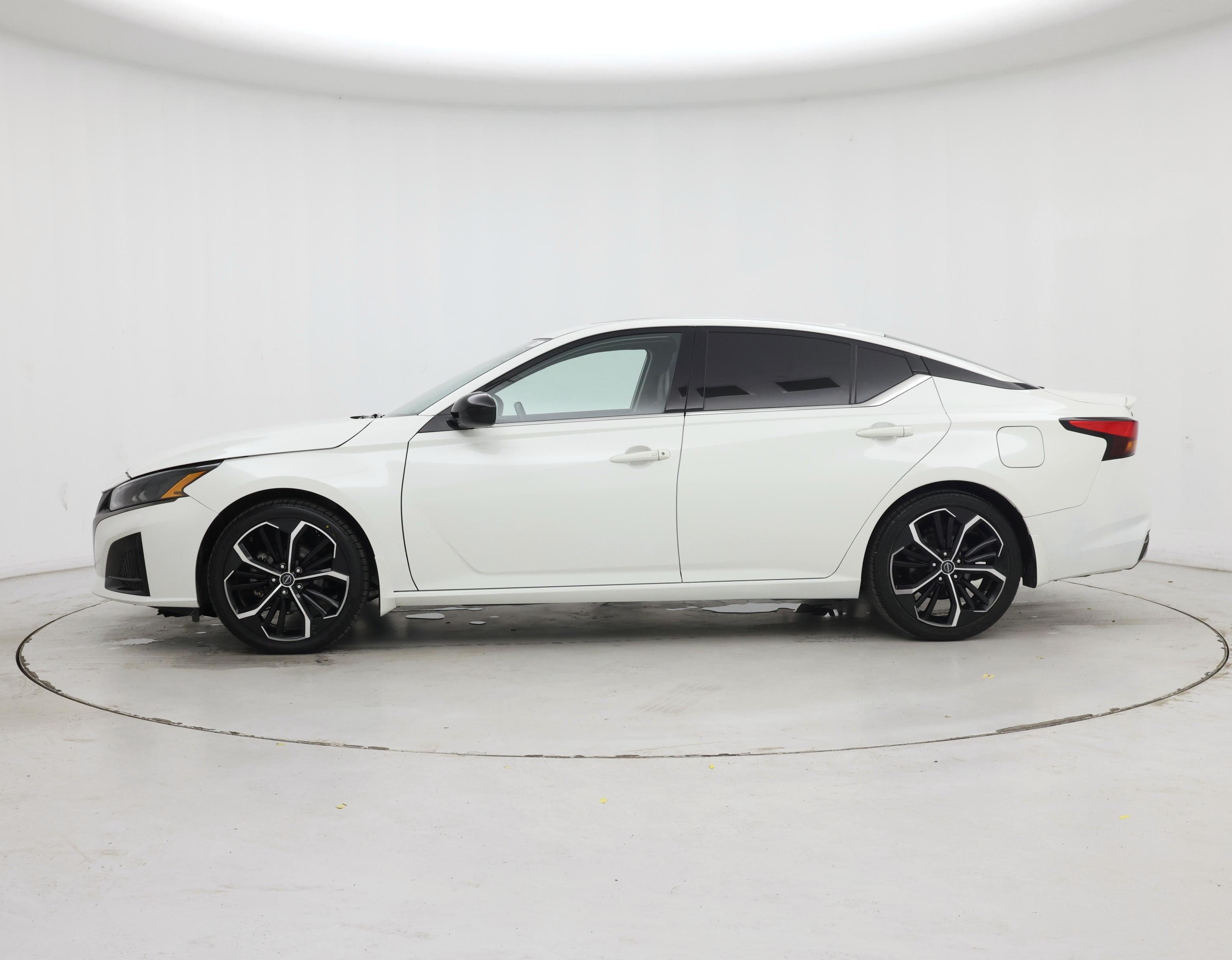 Thumbnail: 2023 Nissan Altima - 3