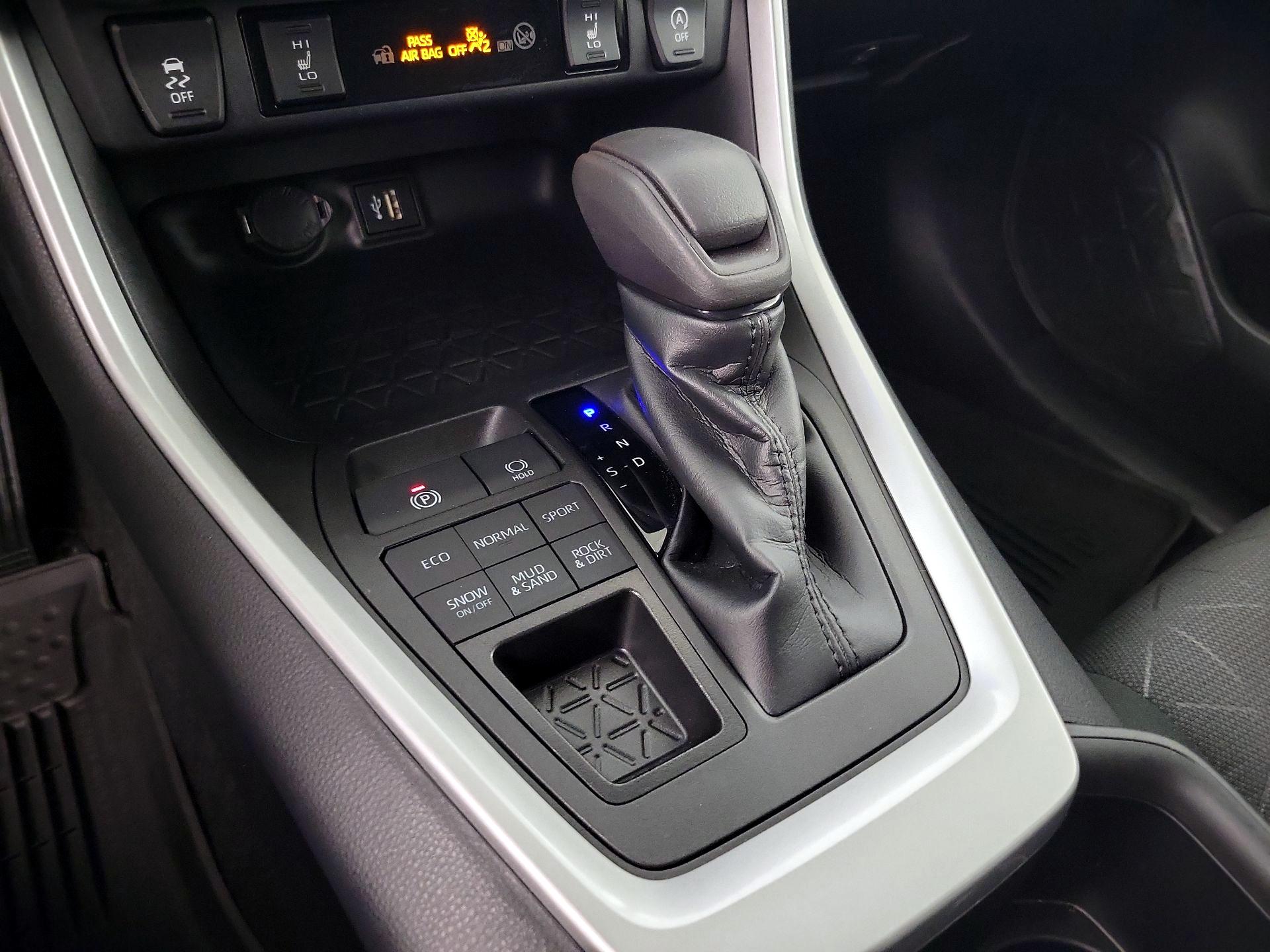 Thumbnail: 2023 Toyota RAV4 - 18