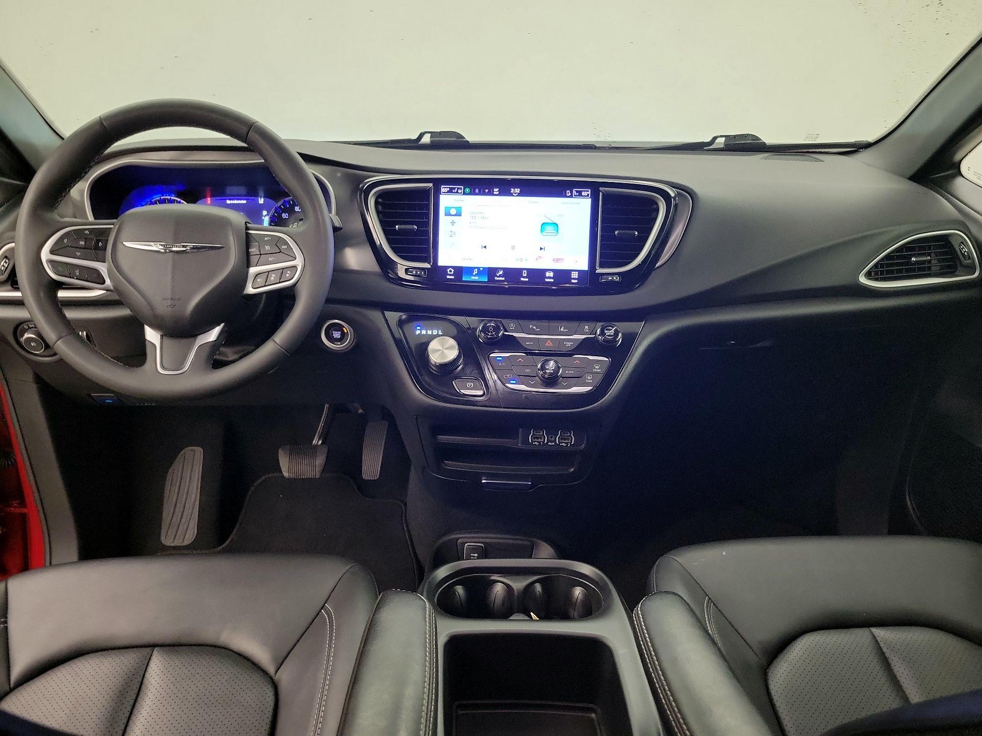 Thumbnail: 2025 Chrysler Pacifica - 9