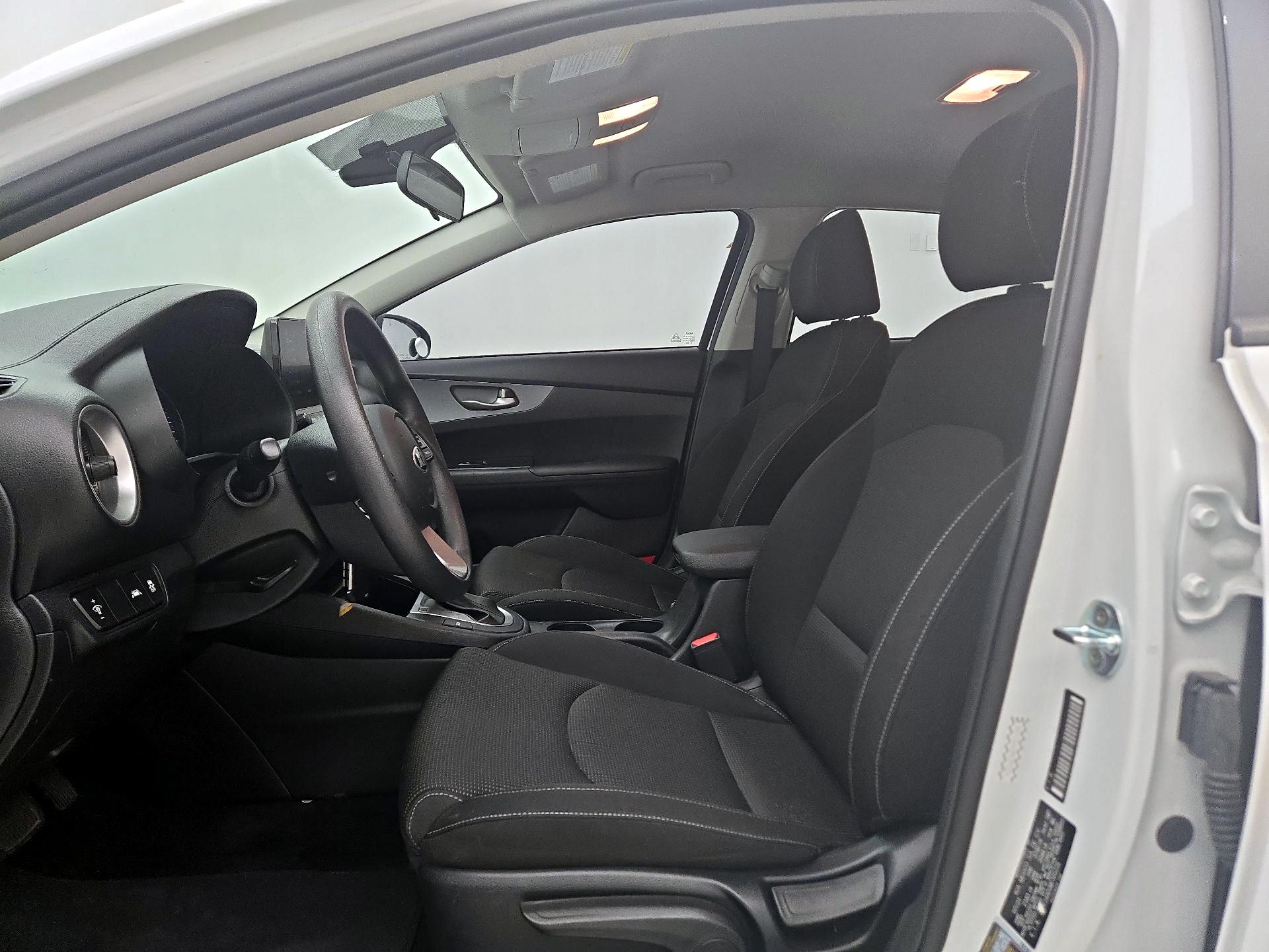 Thumbnail: 2021 Kia Forte - 11