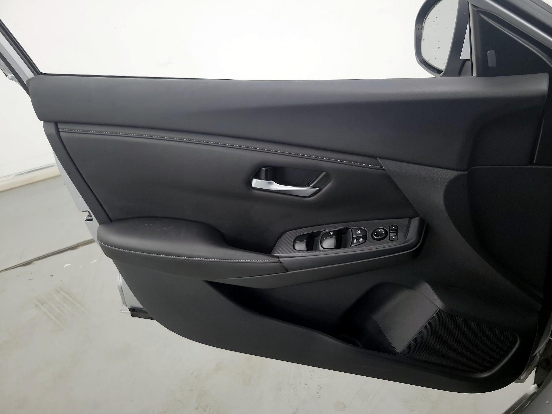Thumbnail: 2023 Nissan Sentra - 12