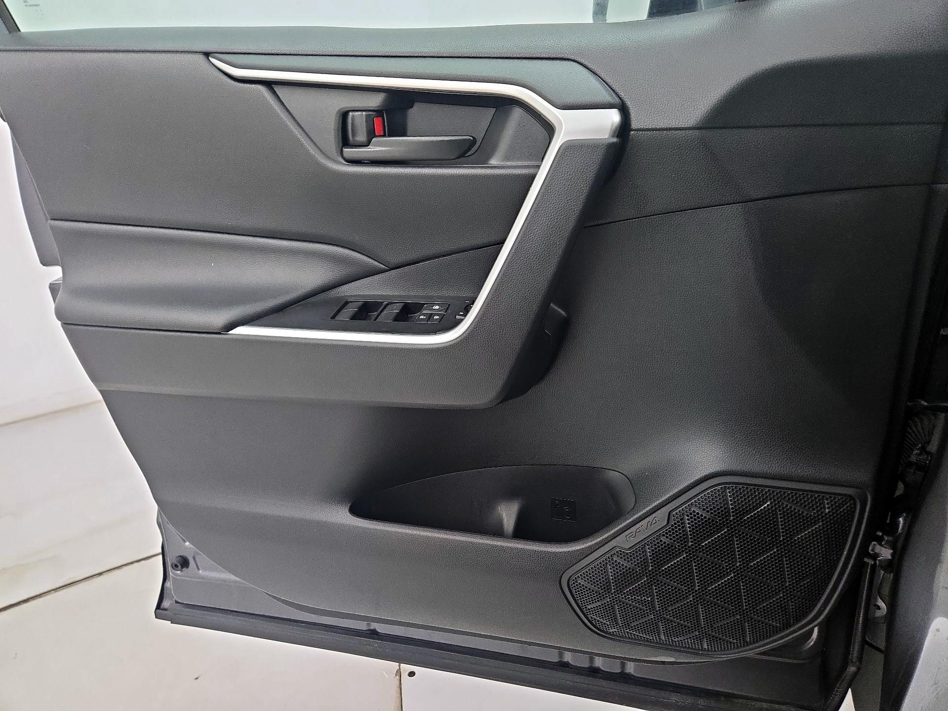 Thumbnail: 2023 Toyota RAV4 - 12