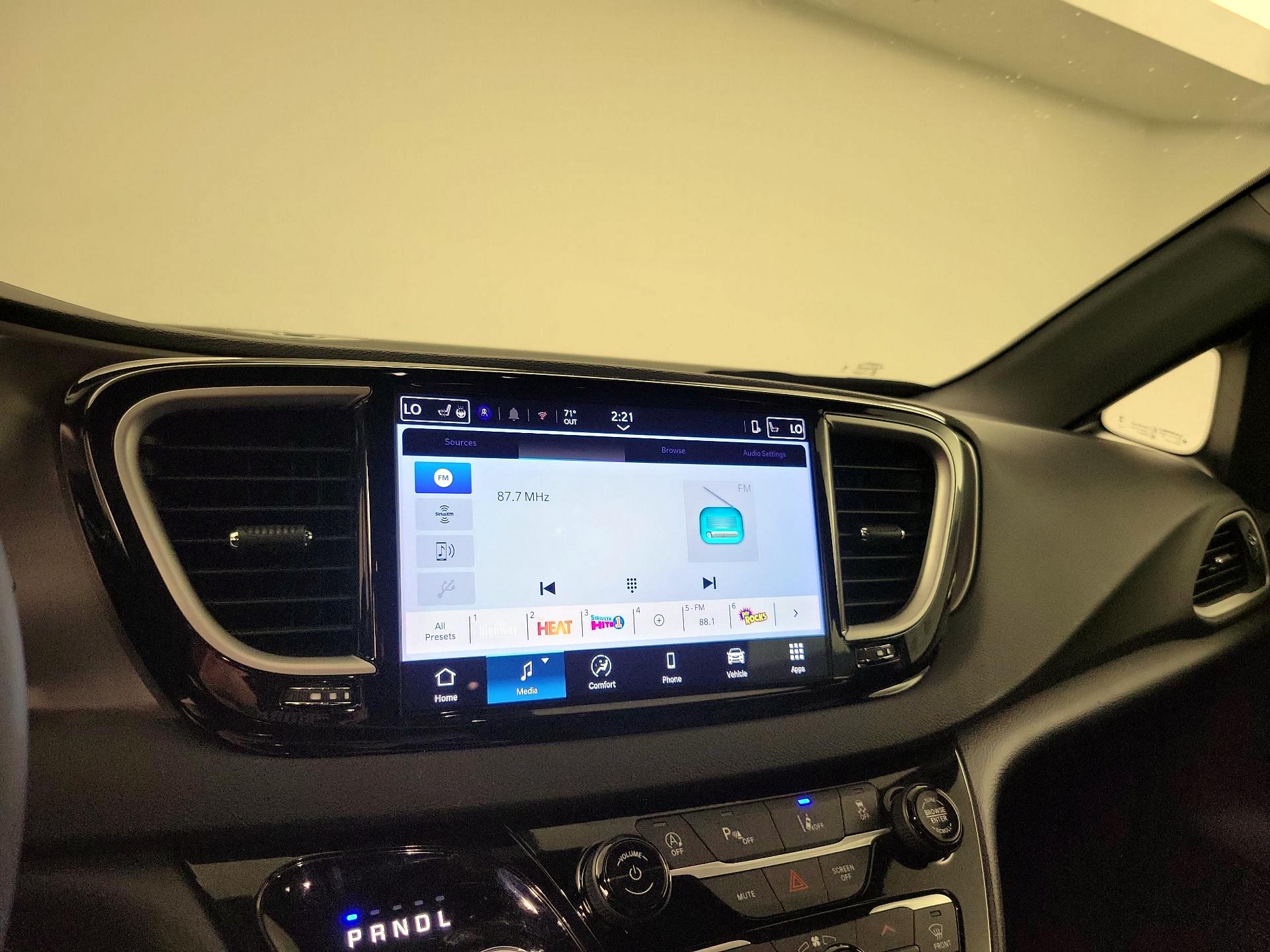 Thumbnail: 2025 Chrysler Pacifica - 15