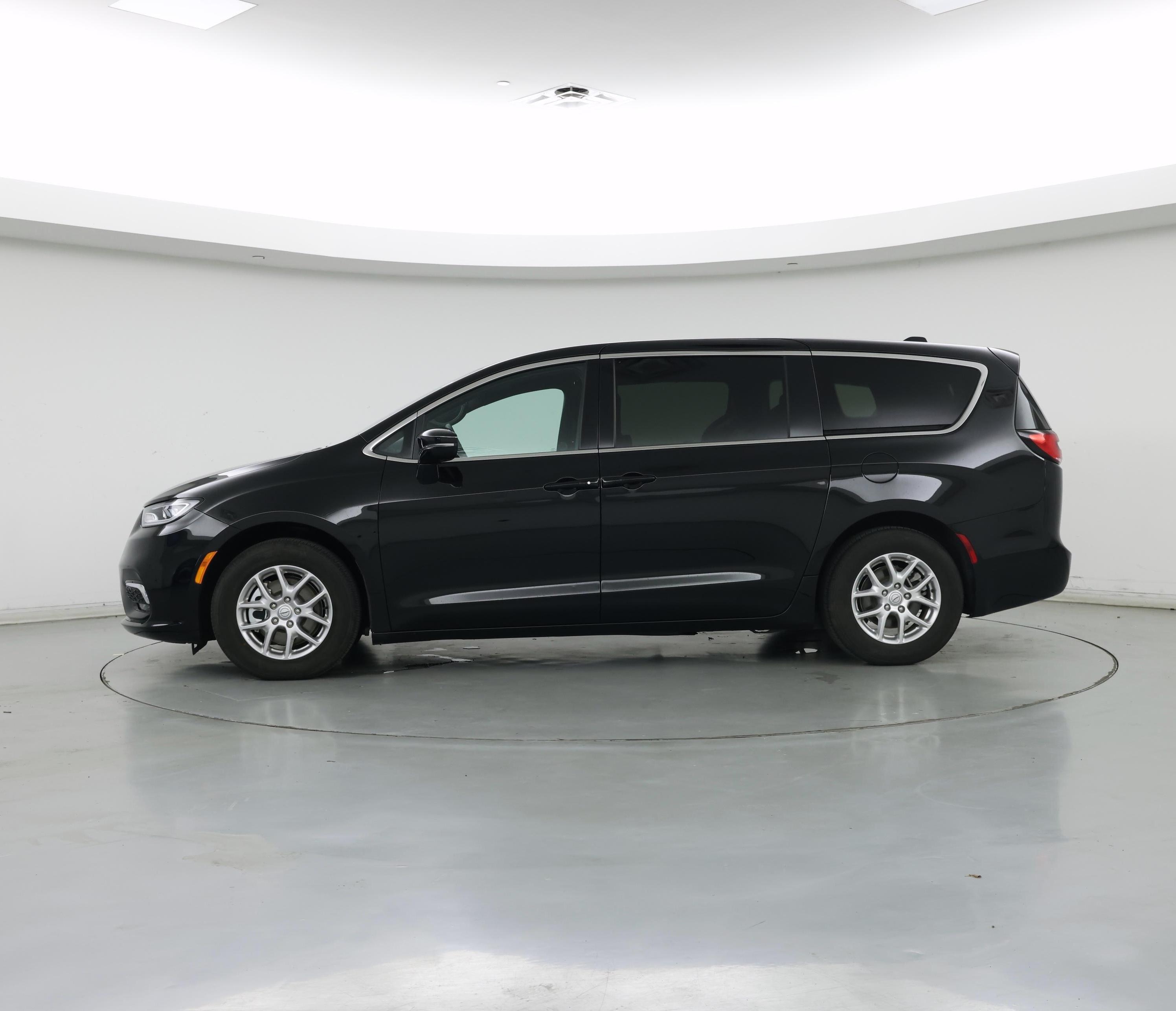 Thumbnail: 2025 Chrysler Pacifica - 3
