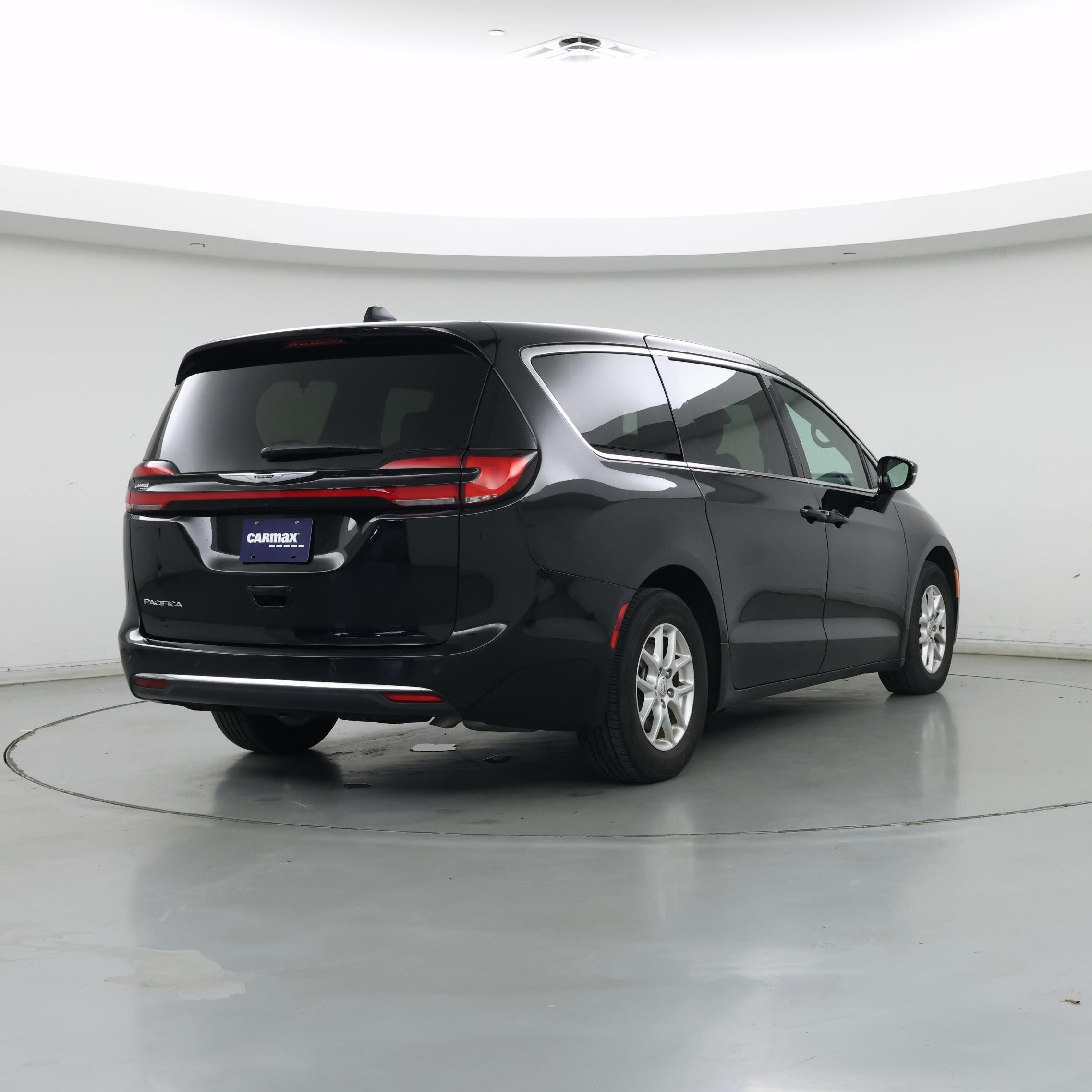 Thumbnail: 2025 Chrysler Pacifica - 8