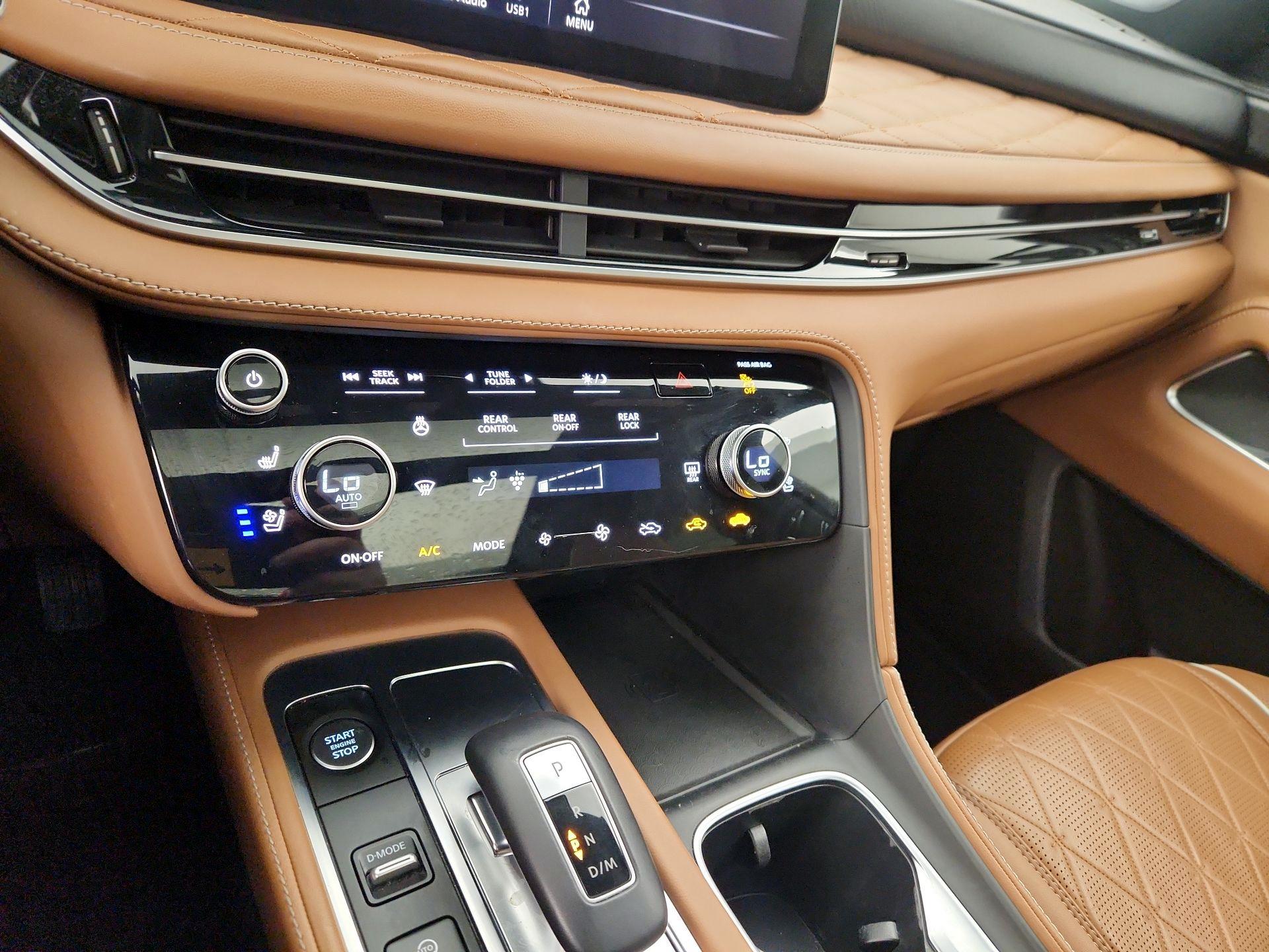 Thumbnail: 2023 INFINITI QX60 - 16
