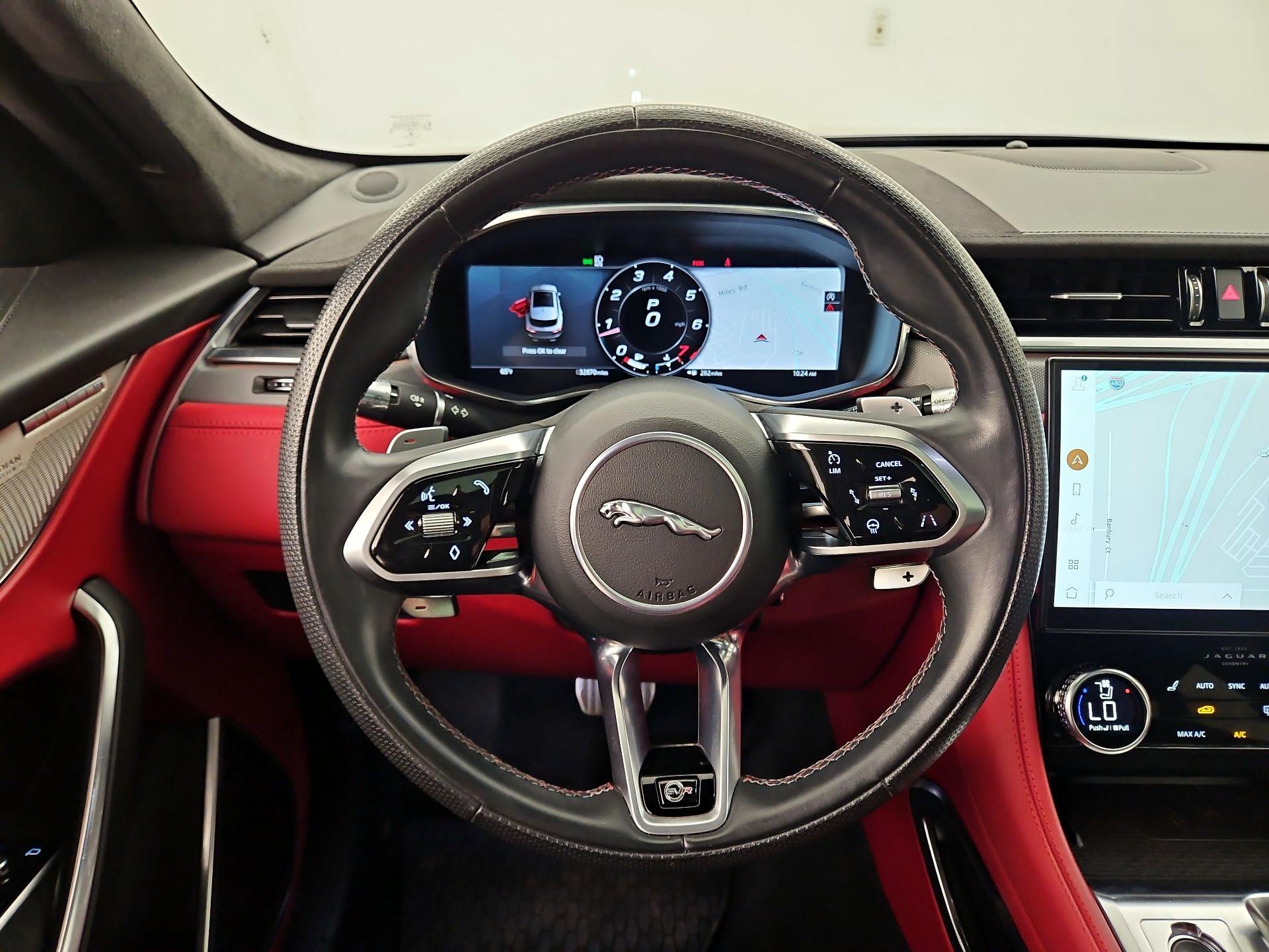 Thumbnail: 2021 Jaguar F-Pace - 10