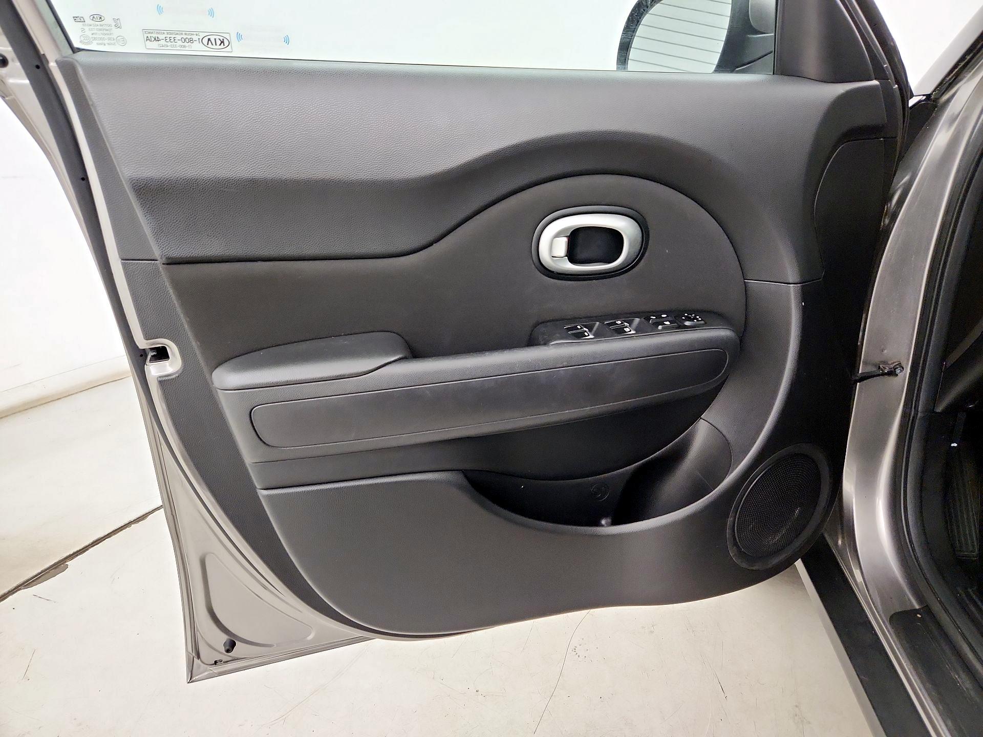 Thumbnail: 2019 Kia Soul - 12