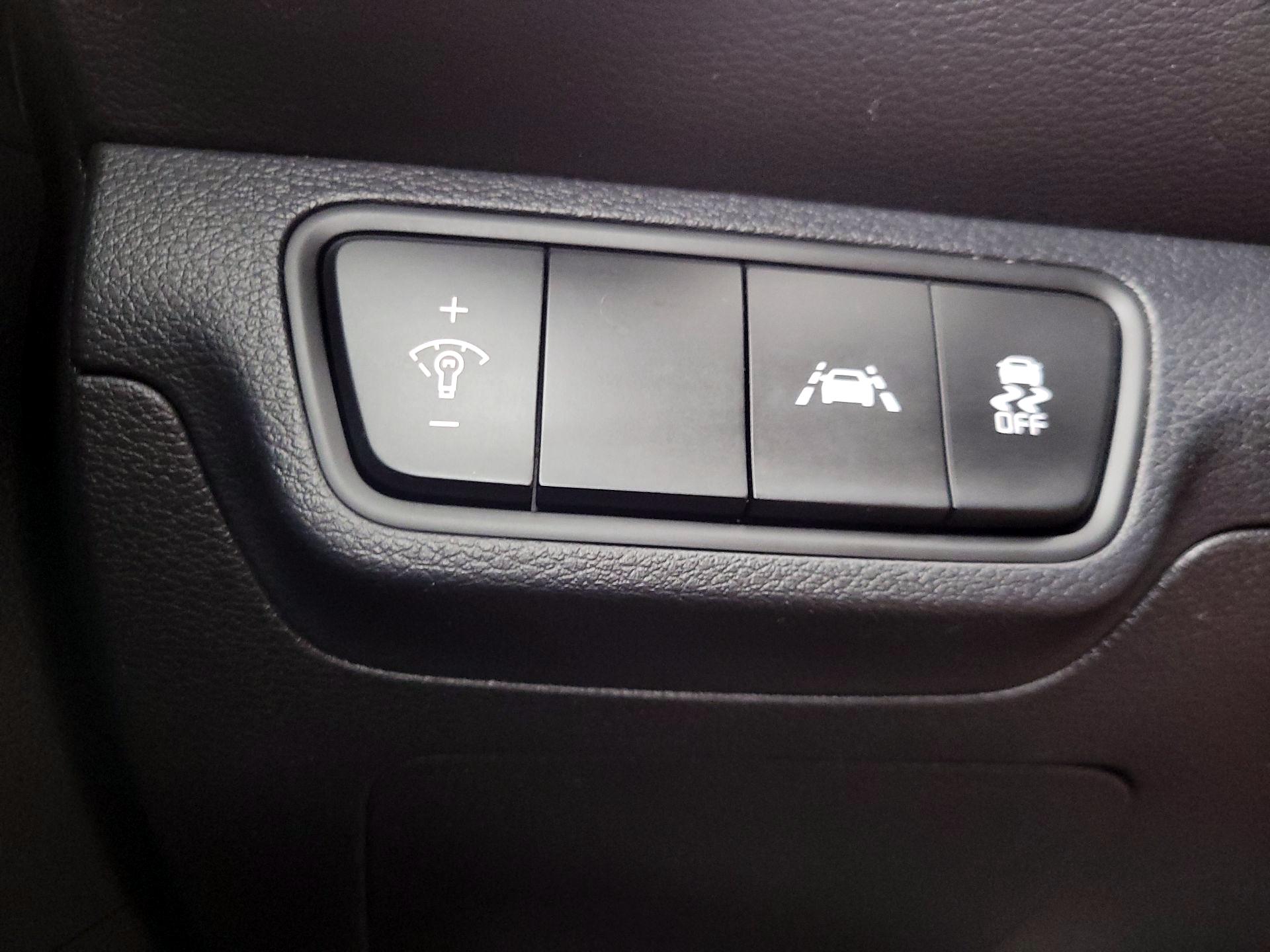 Thumbnail: 2020 Kia Forte - 13