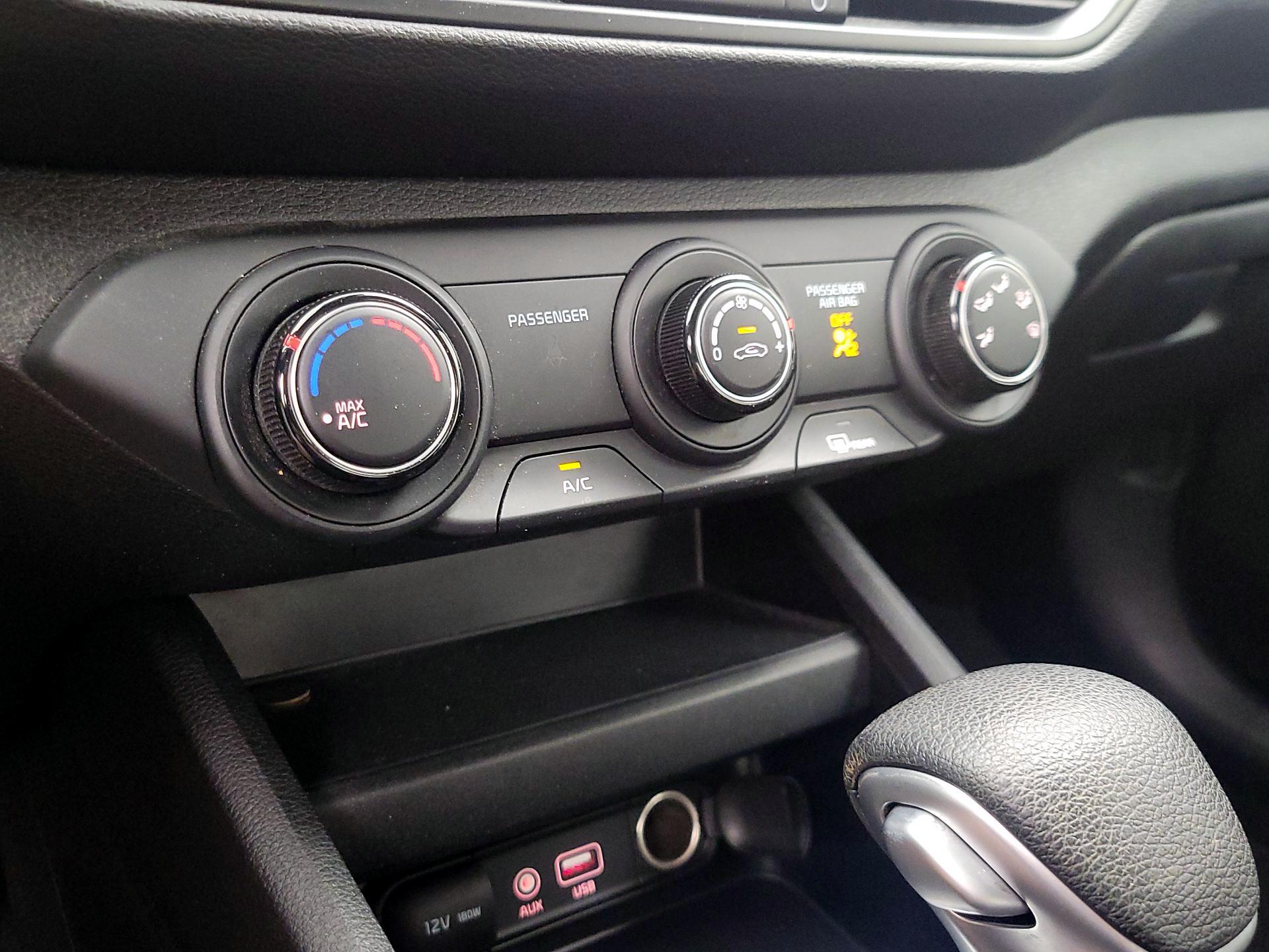Thumbnail: 2020 Kia Forte - 16