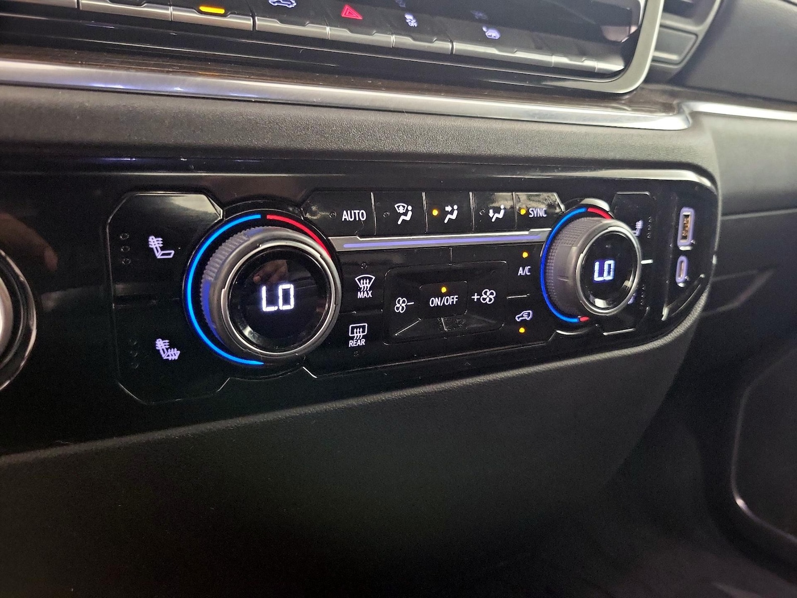 2022 Chevrolet Silverado 1500 LT - Photo 17