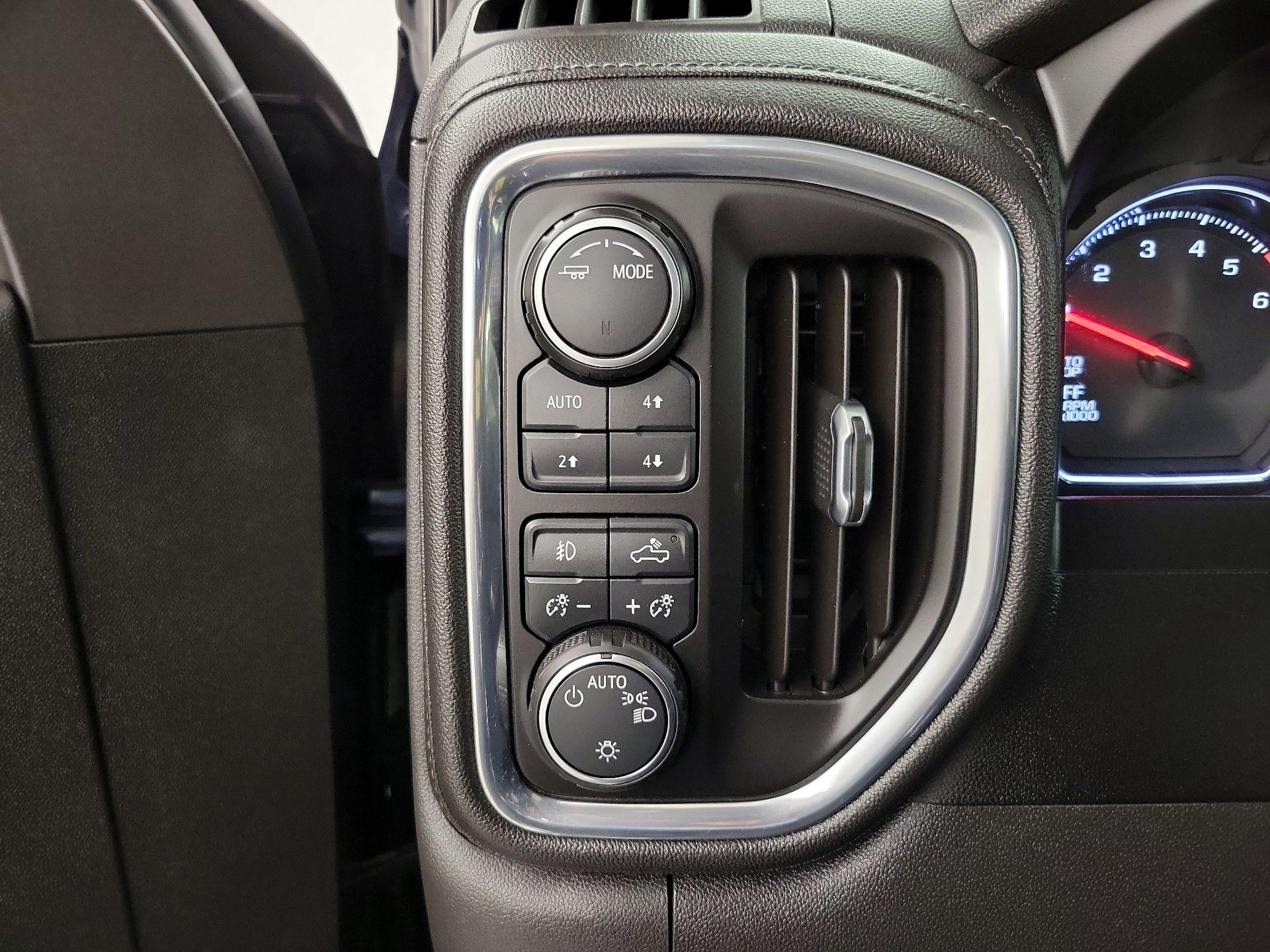 Thumbnail: 2021 Chevrolet Silverado 1500 - 13