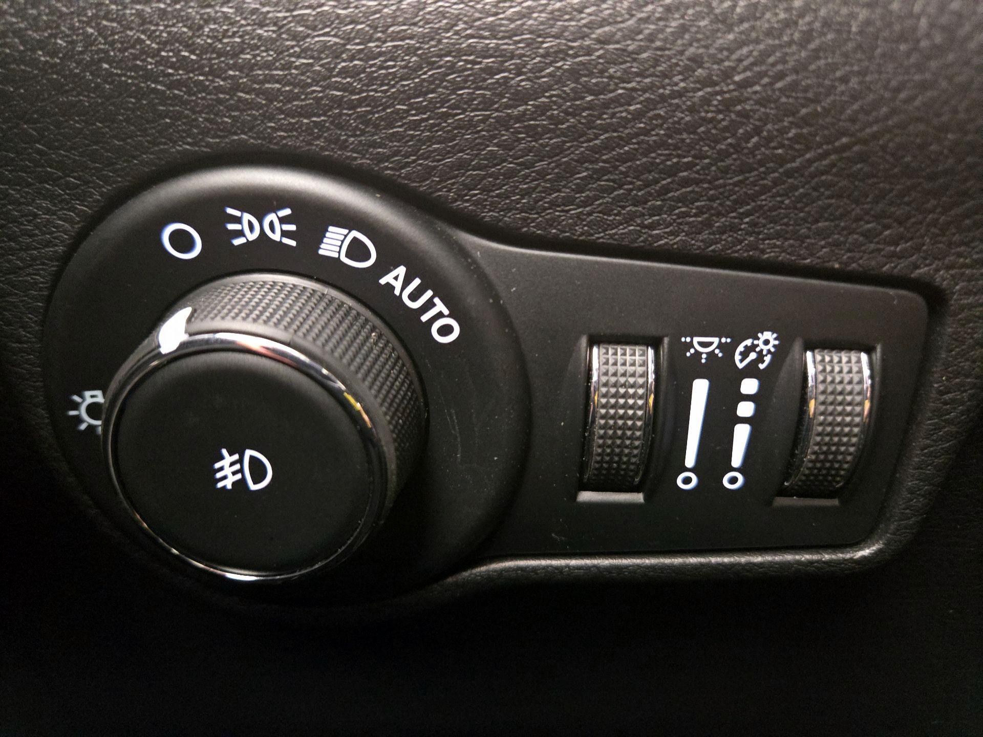 Thumbnail: 2022 Jeep Compass - 13