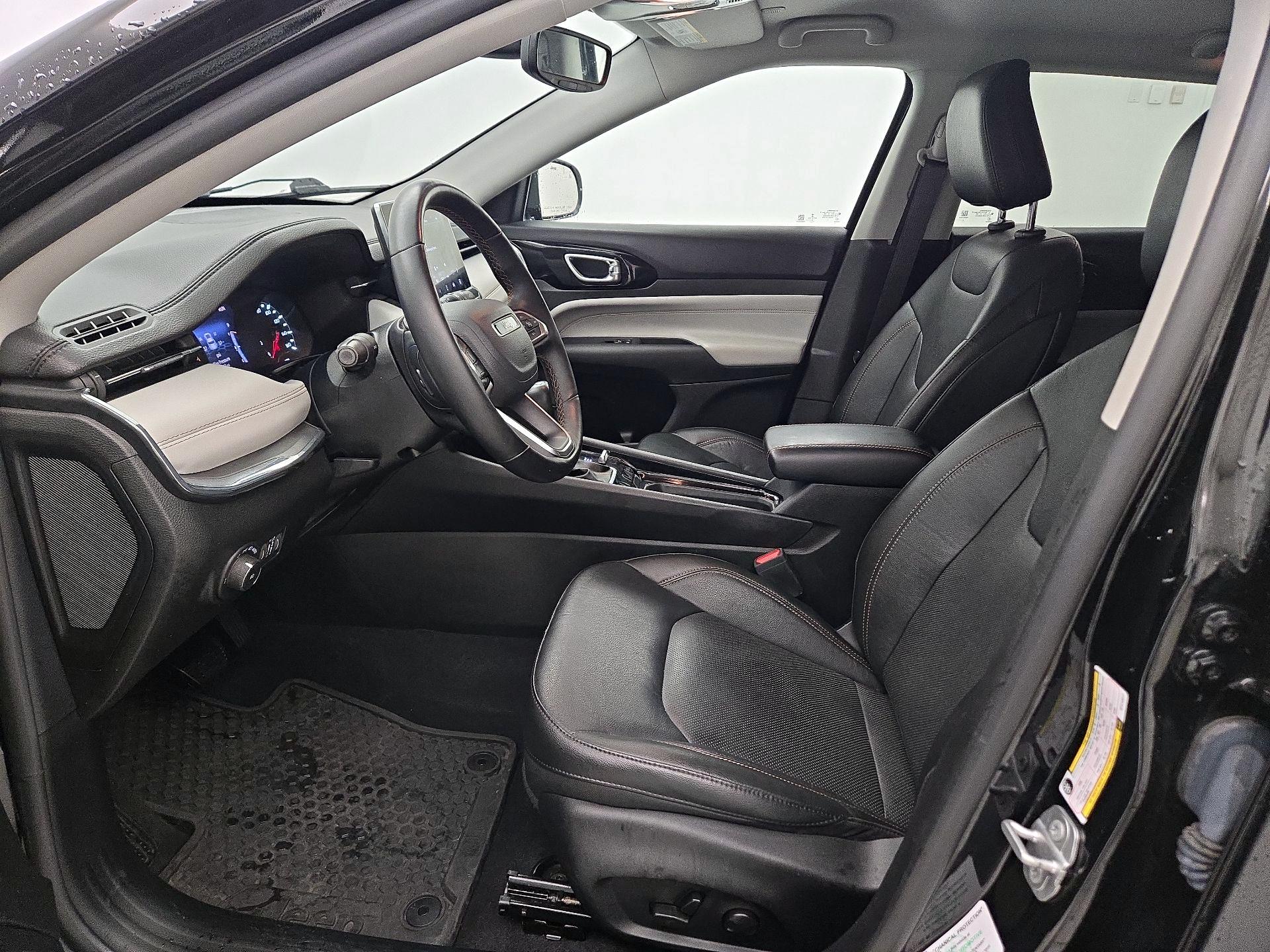 Thumbnail: 2022 Jeep Compass - 11