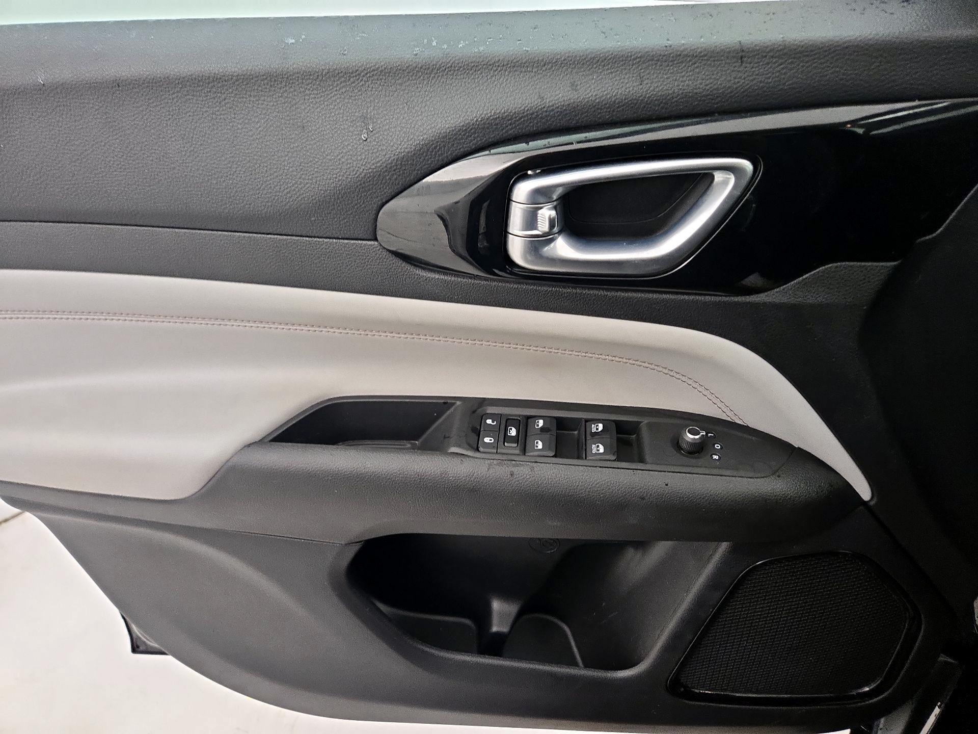 Thumbnail: 2022 Jeep Compass - 12