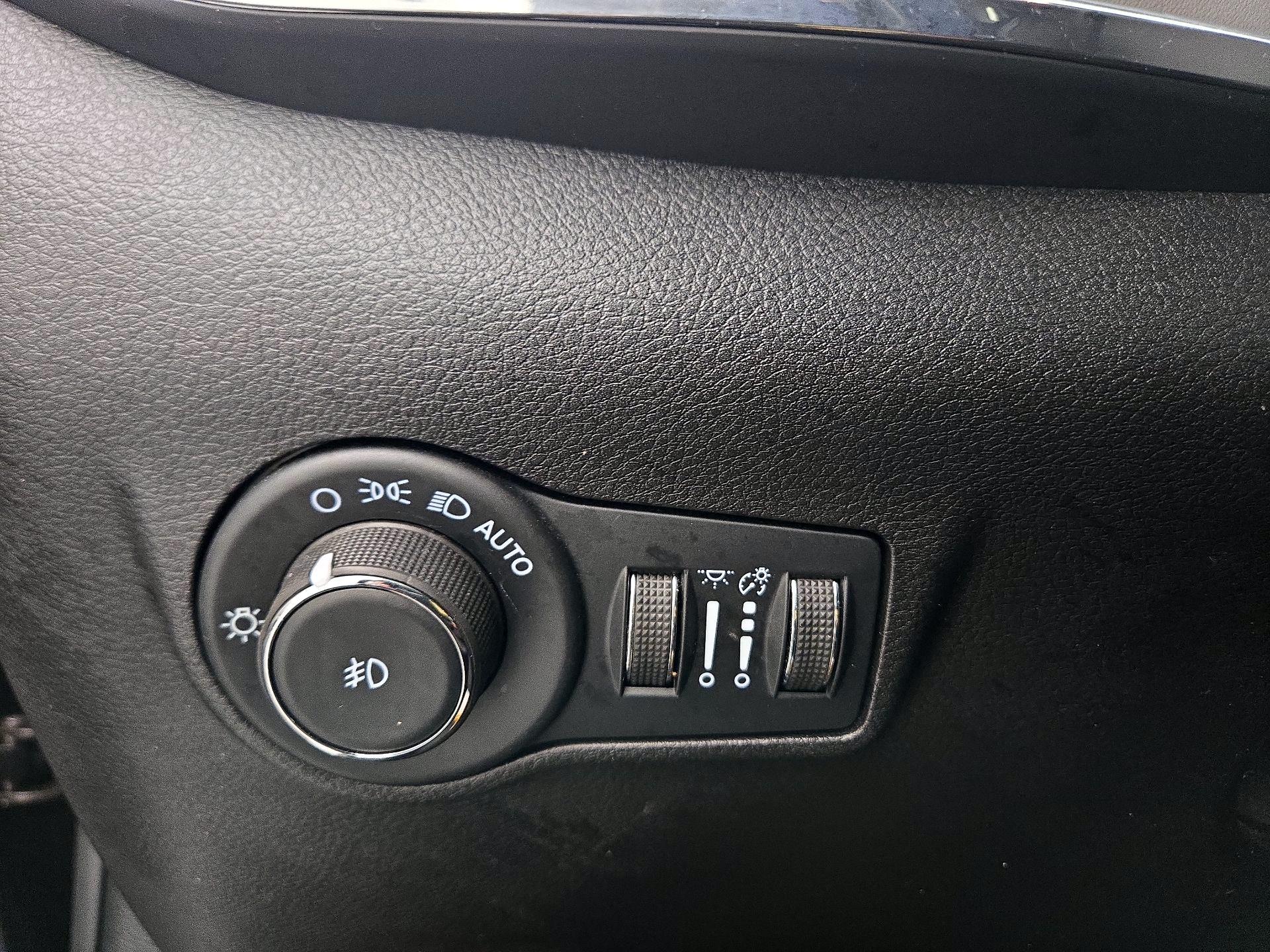 Thumbnail: 2022 Jeep Compass - 13