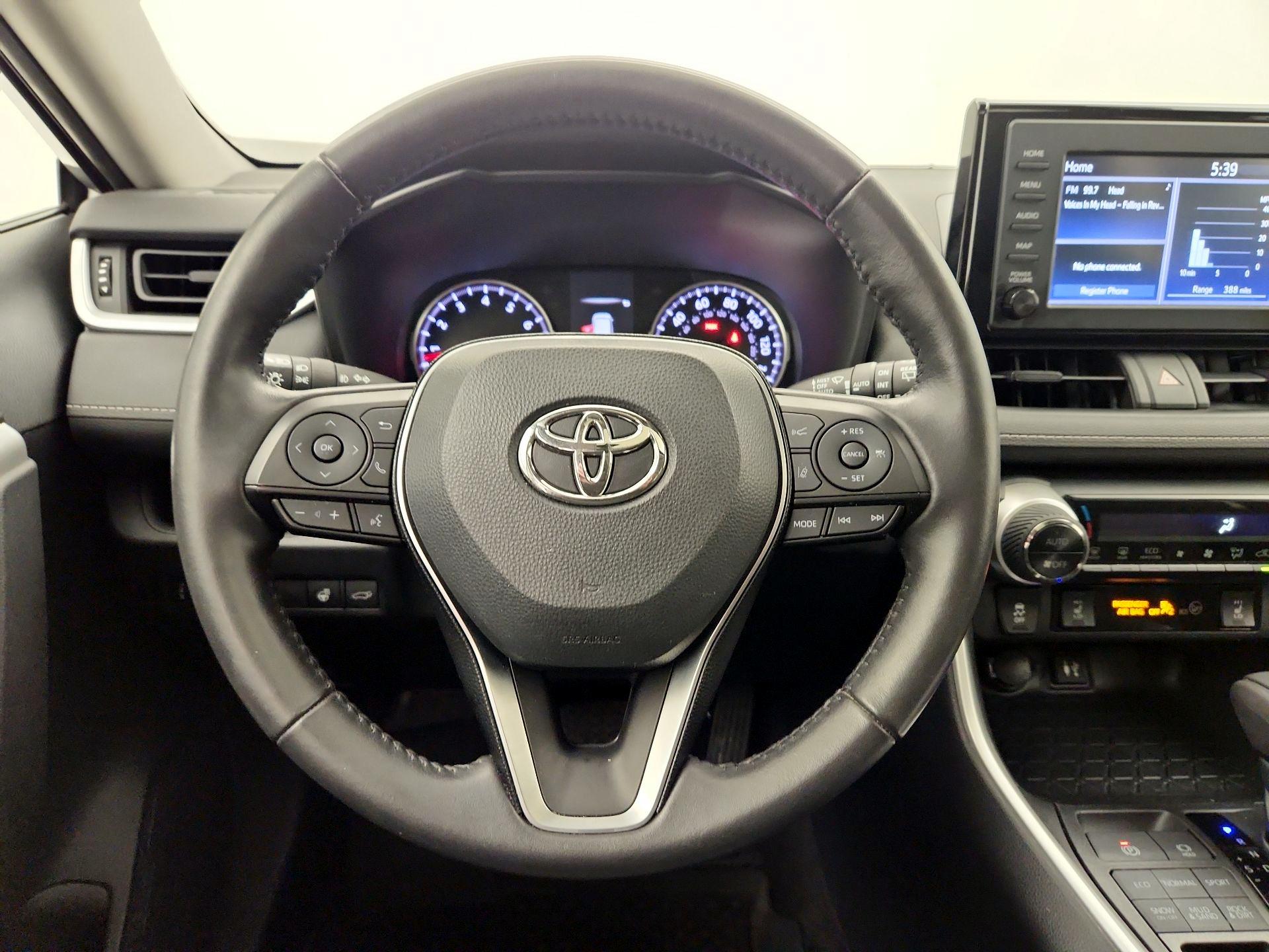 Thumbnail: 2019 Toyota RAV4 - 10