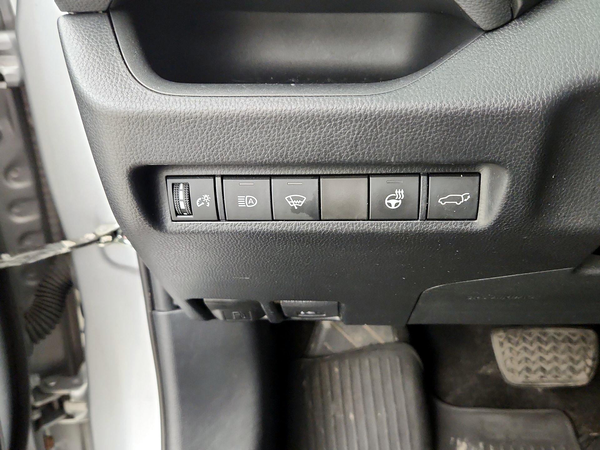 Thumbnail: 2019 Toyota RAV4 - 13
