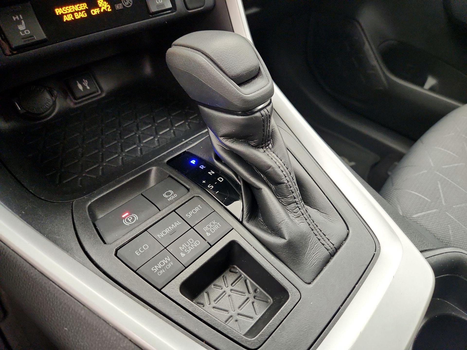 Thumbnail: 2019 Toyota RAV4 - 17