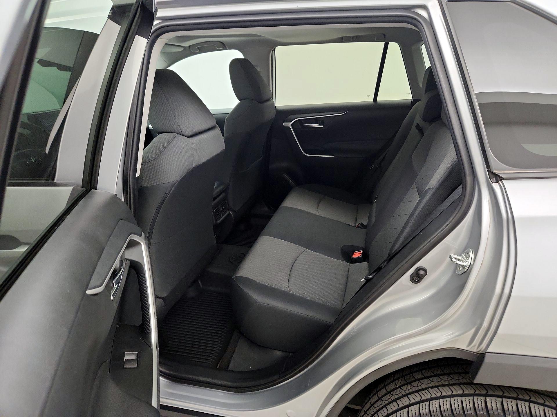 Thumbnail: 2019 Toyota RAV4 - 20