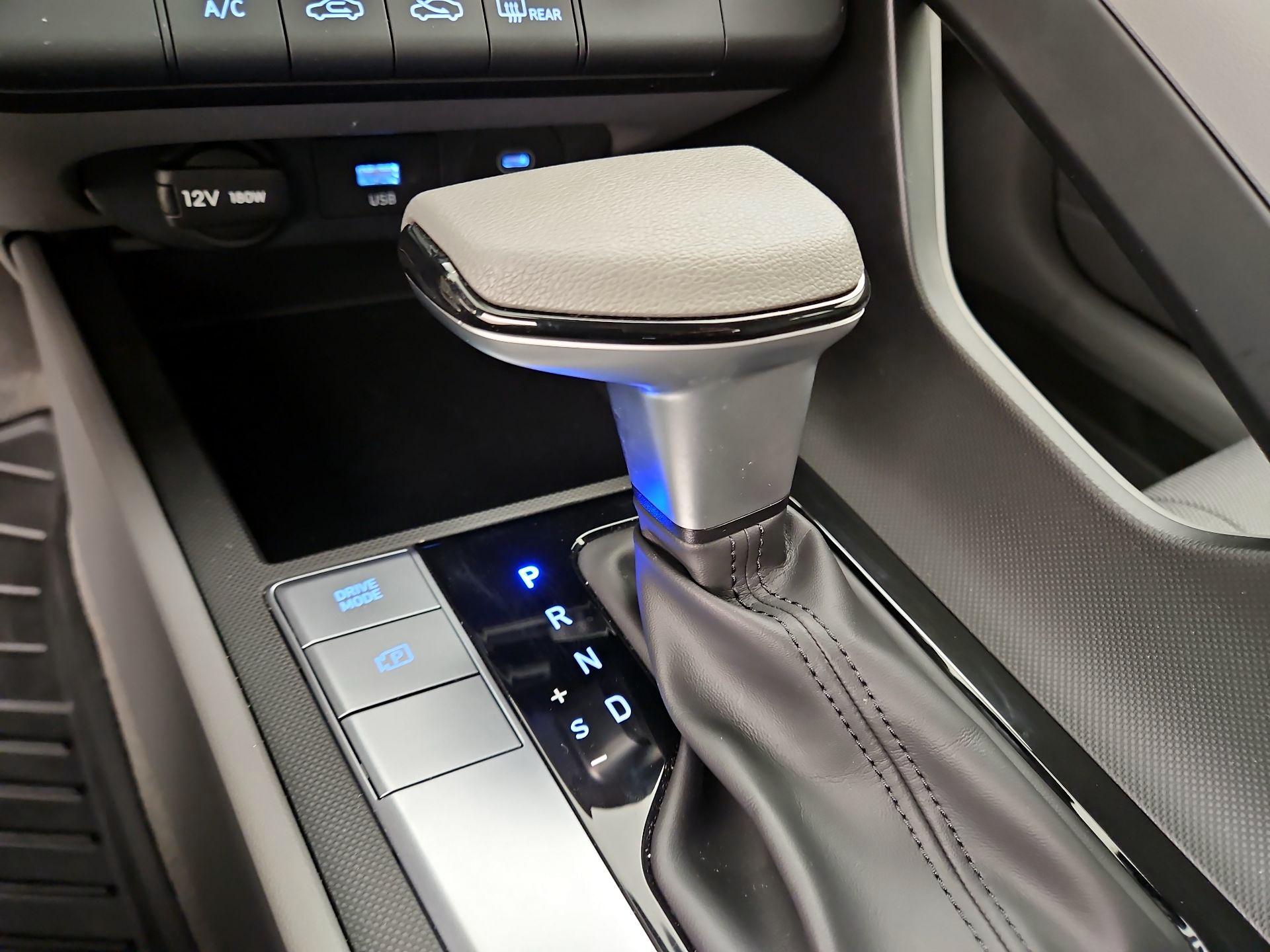 Thumbnail: 2025 Hyundai Elantra - 17
