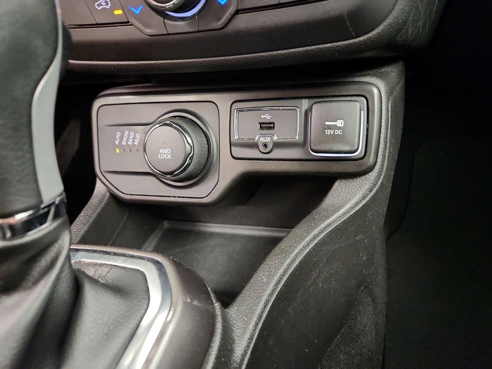 Thumbnail: 2021 Jeep Renegade - 18