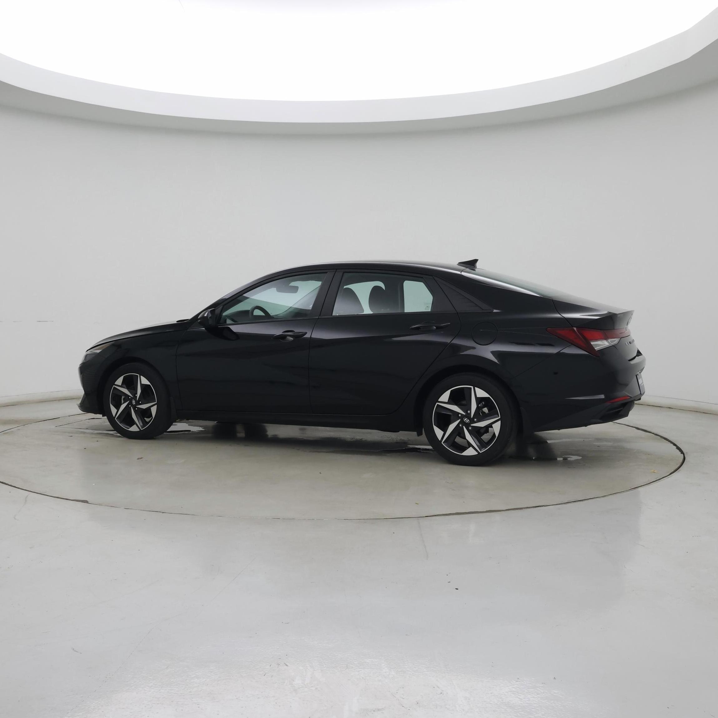 Thumbnail: 2023 Hyundai Elantra - 3