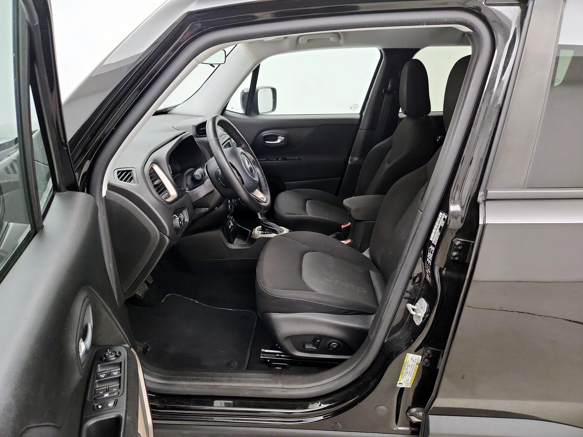 Thumbnail: 2015 Jeep Renegade - 11