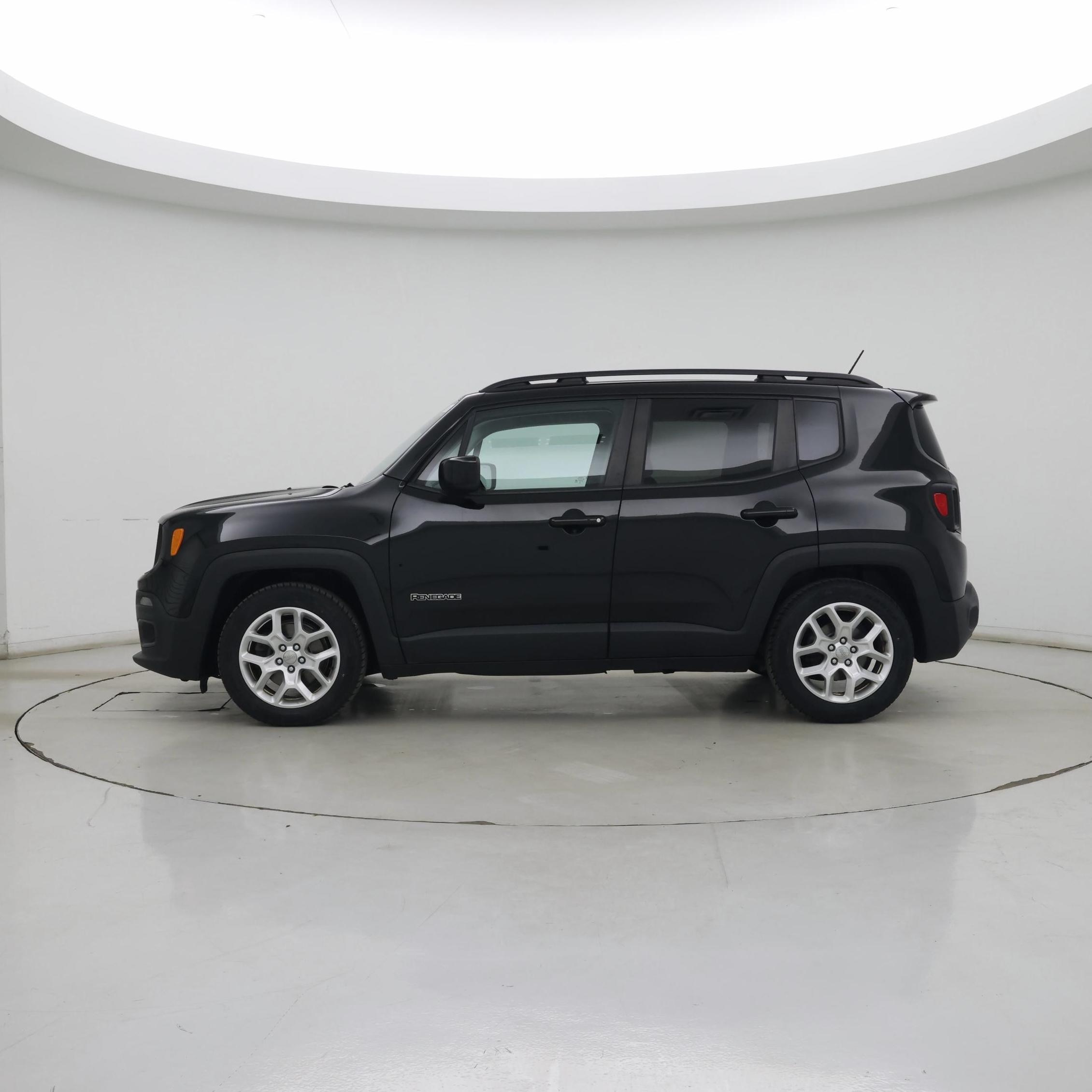 Thumbnail: 2015 Jeep Renegade - 3