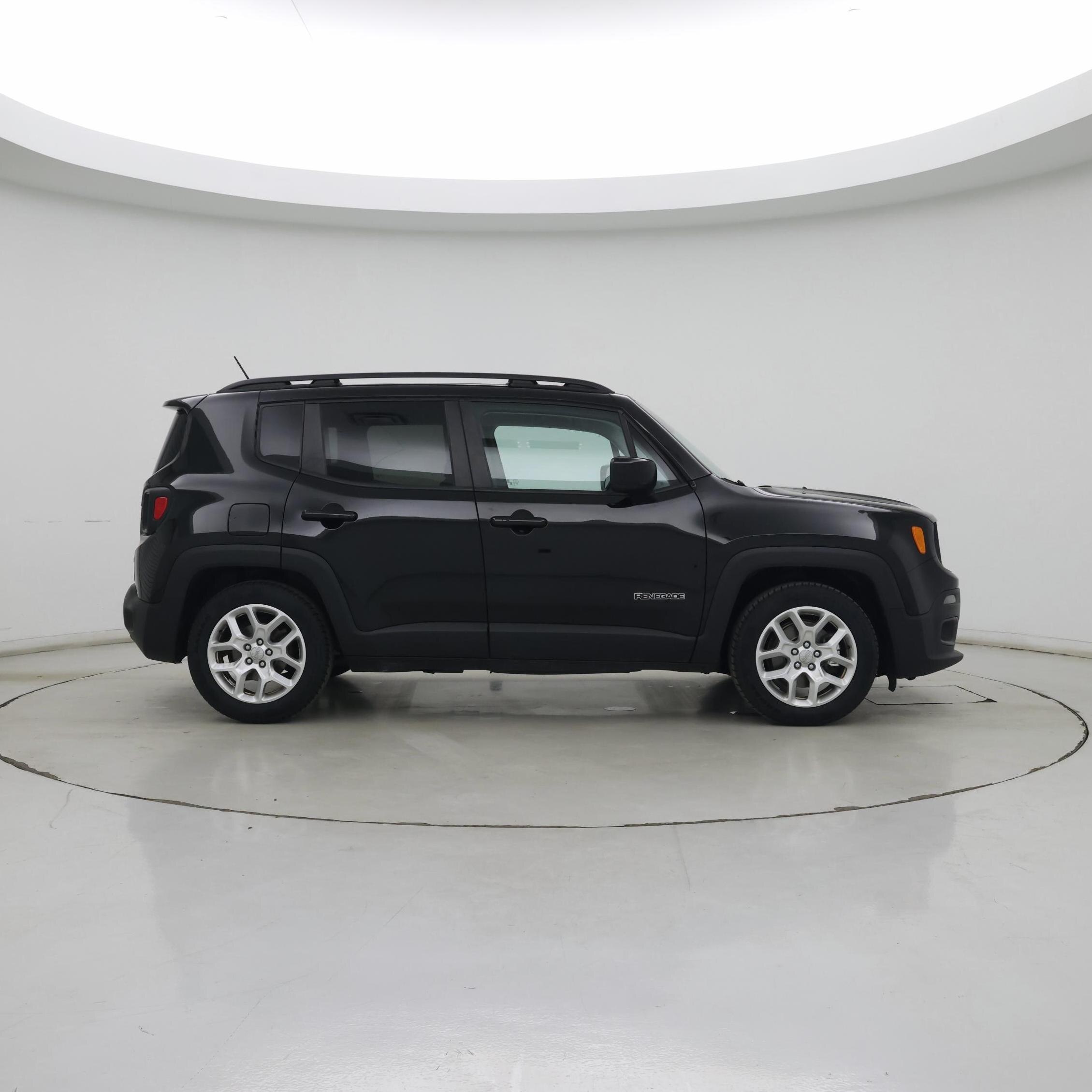 Thumbnail: 2015 Jeep Renegade - 7