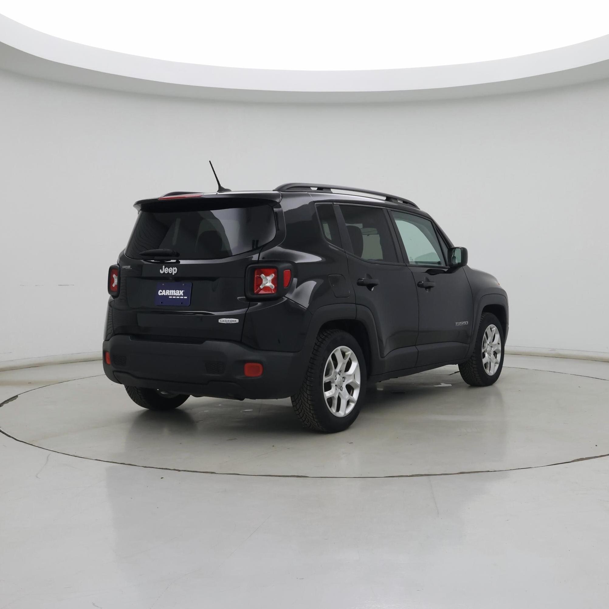 Thumbnail: 2015 Jeep Renegade - 8