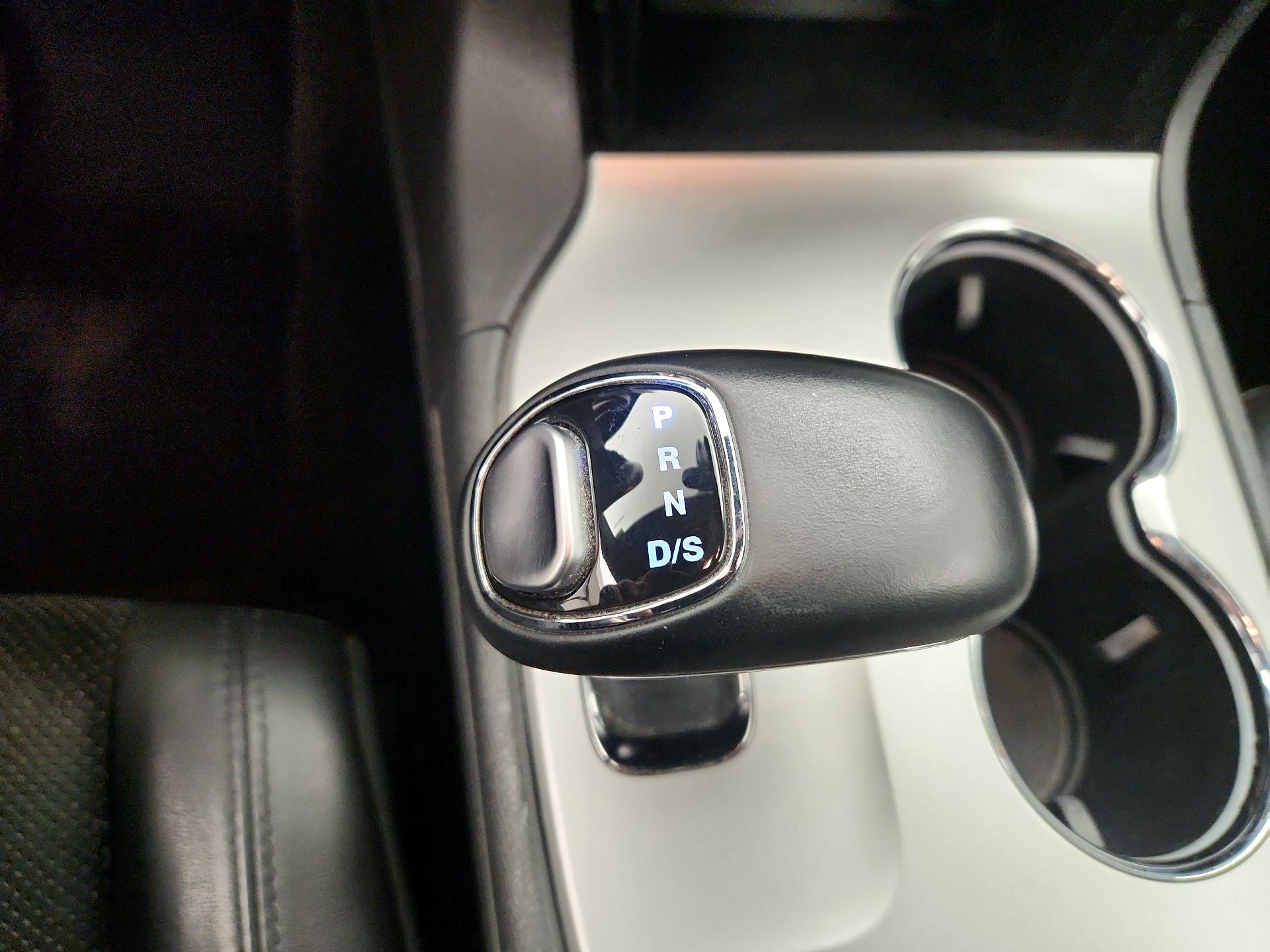 Thumbnail: 2015 Jeep Grand Cherokee - 17