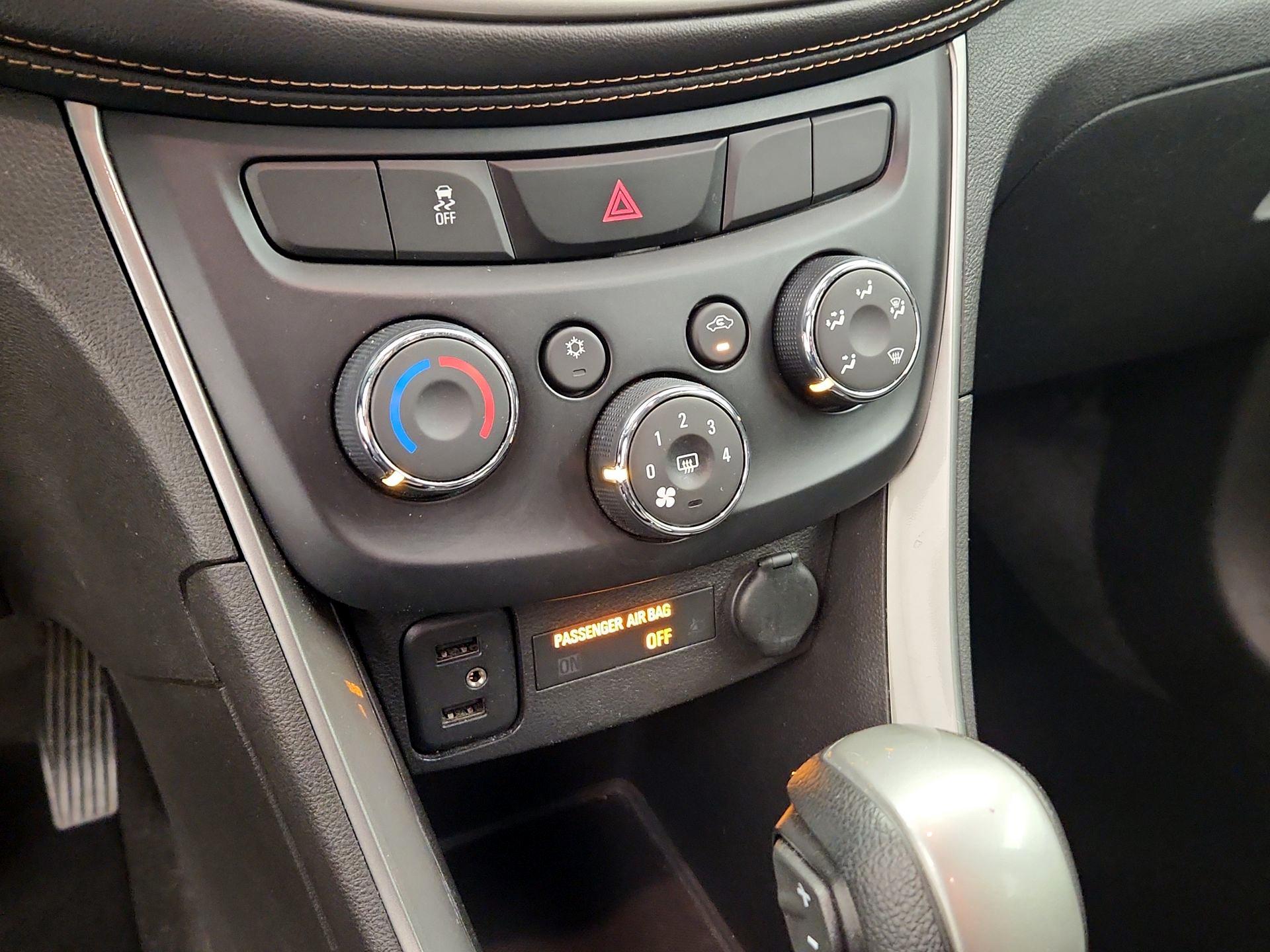 Thumbnail: 2018 Chevrolet Trax - 16