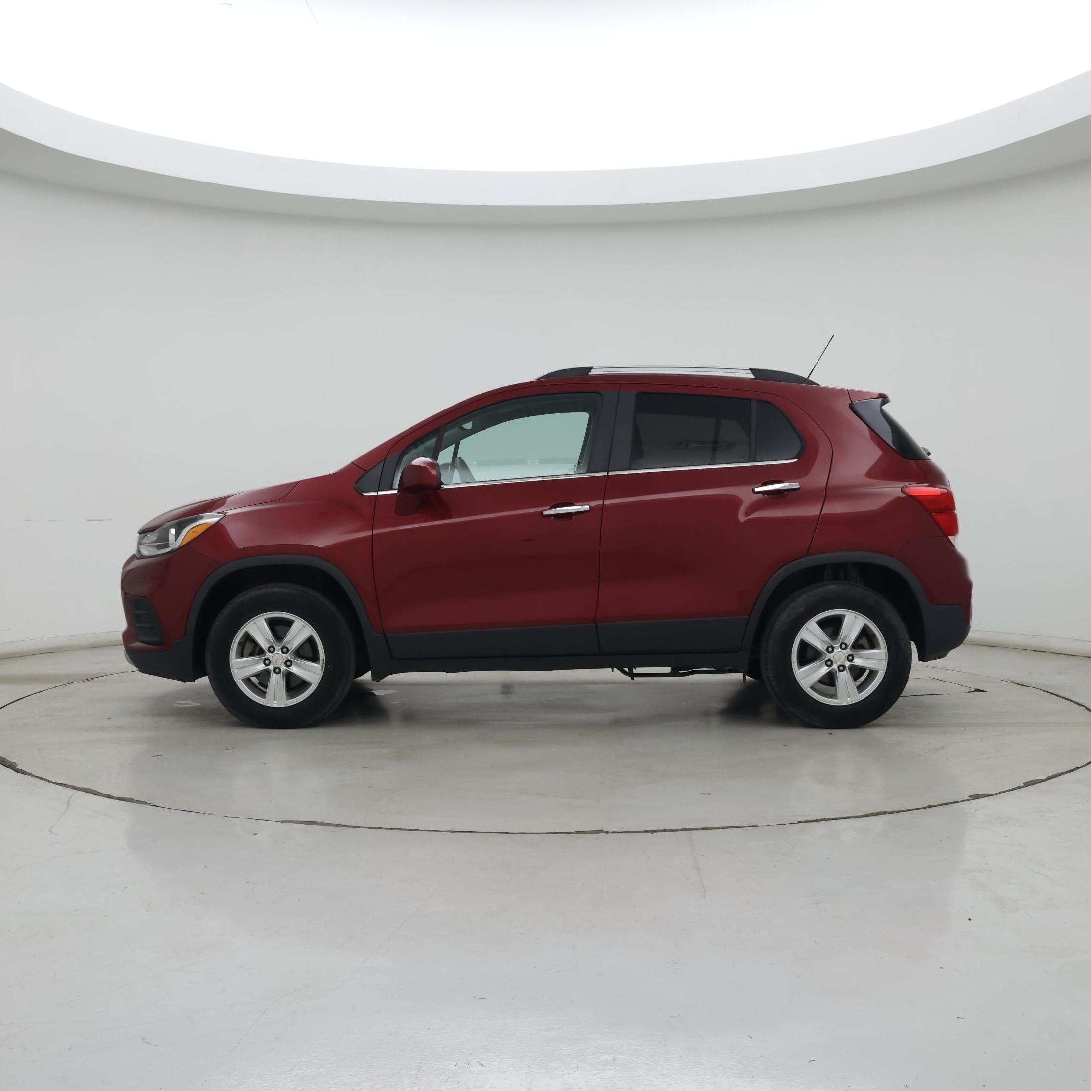 Thumbnail: 2018 Chevrolet Trax - 3