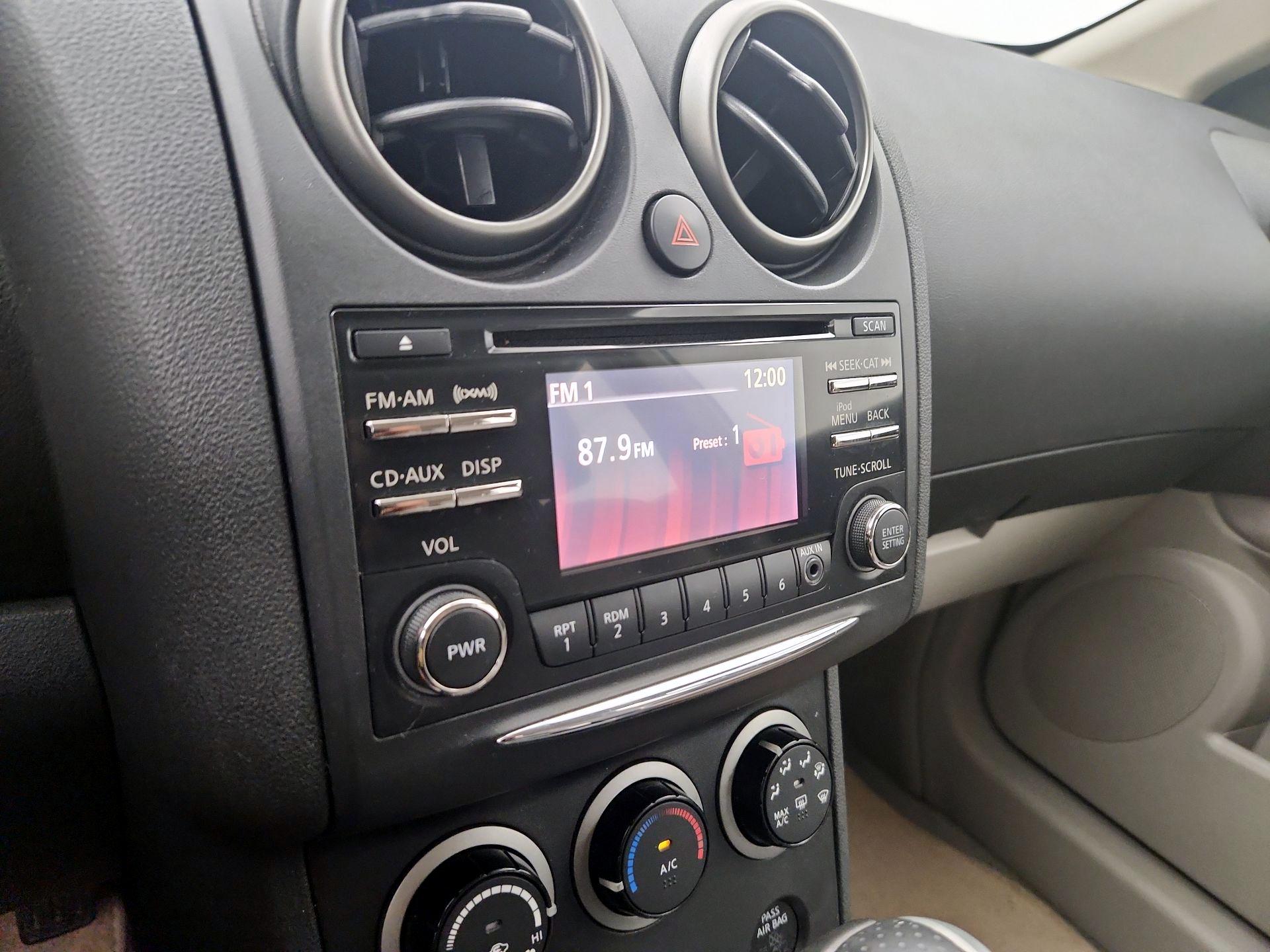 Thumbnail: 2015 Nissan Rogue - 14