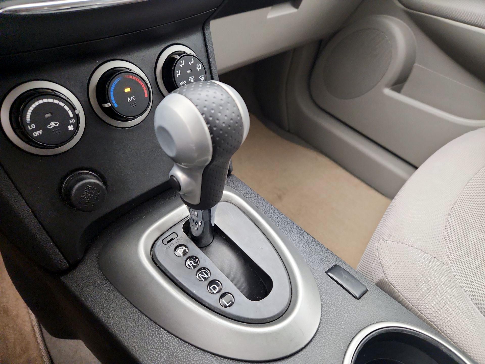 Thumbnail: 2015 Nissan Rogue - 16